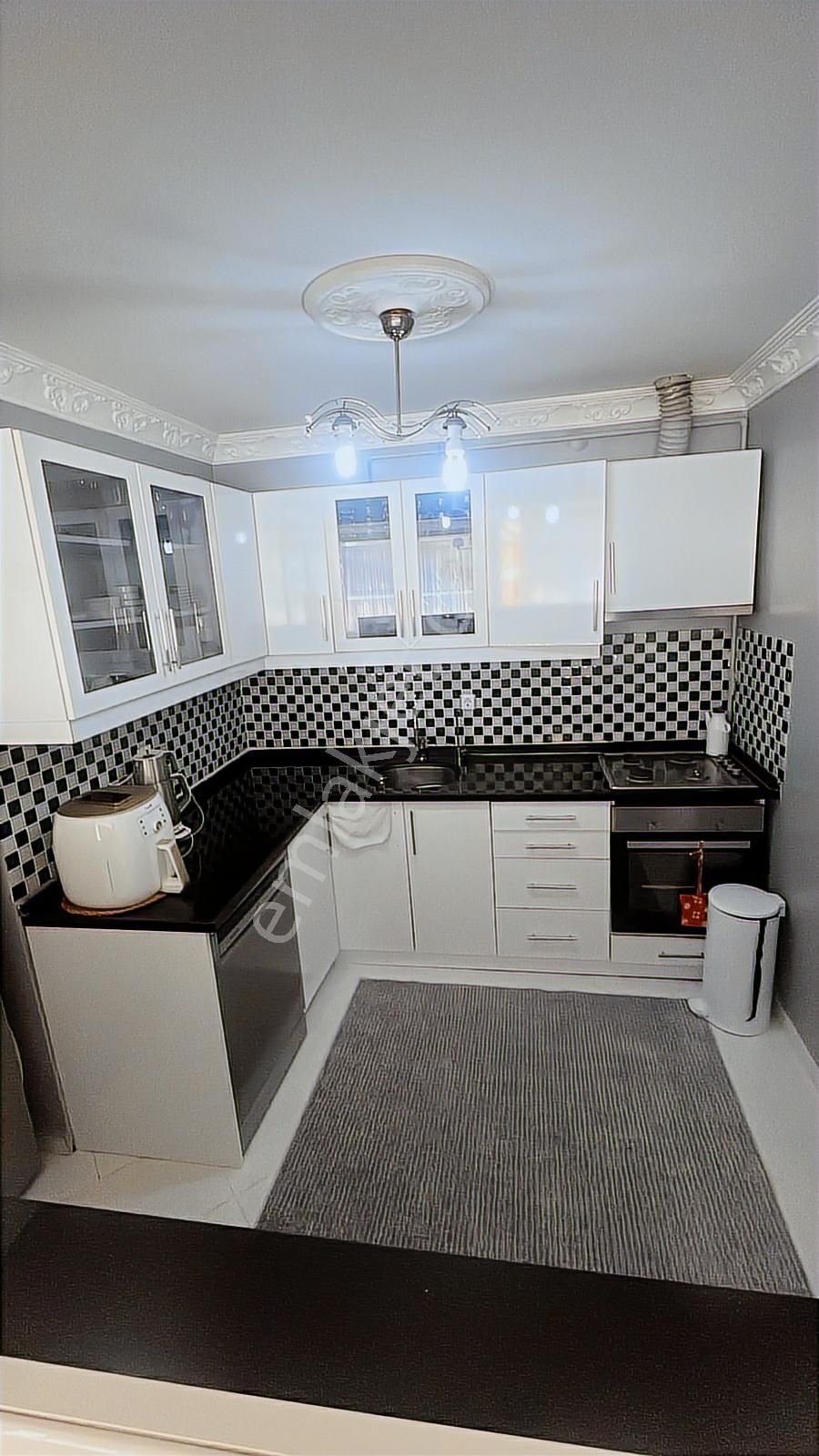 Şişli Kurtuluş Ana Cadde'de Satılık Daire