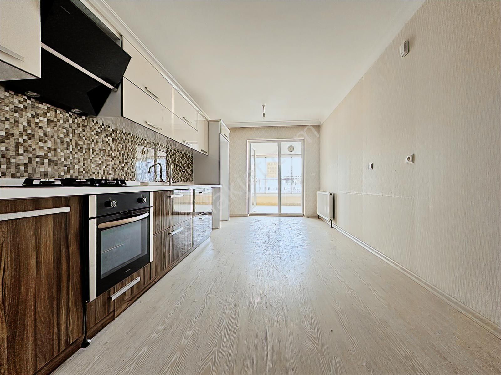 Mehmet Zengin'den Hakan Akbıyık Okulu Yakını 5.kat 3+1 Sitede - Görsel 8