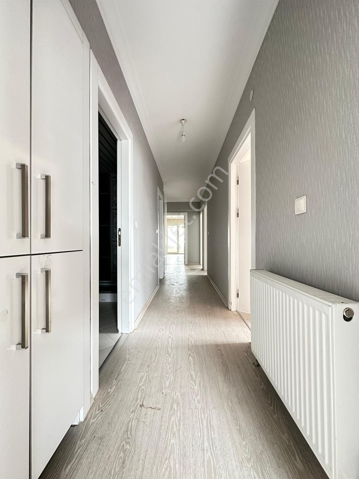 Mehmet Zengin'den Hakan Akbıyık Okulu Yakını 5.kat 3+1 Sitede - Görsel 21