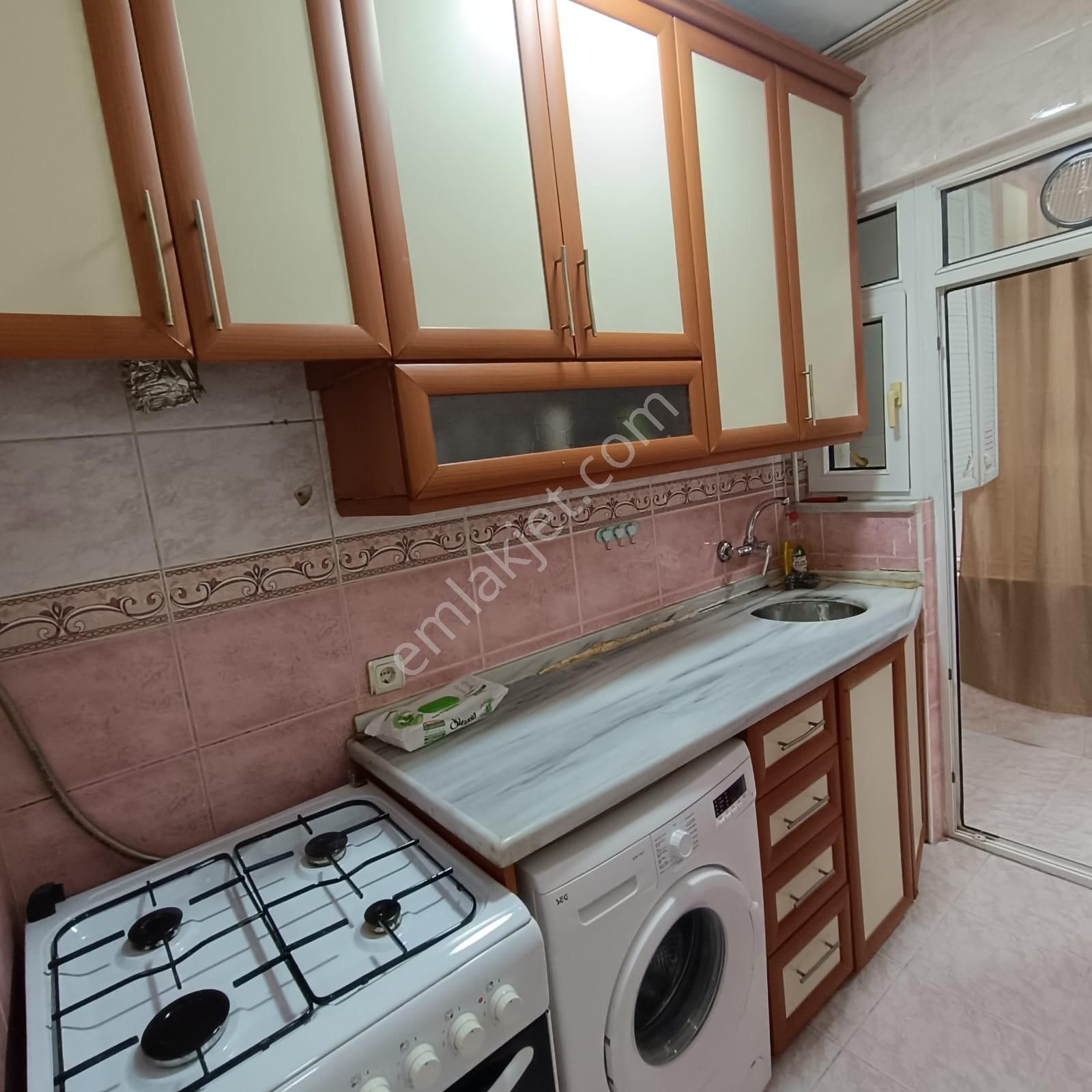 Bayrampaşa Kartaltepe Kat 1 Full Eşyalı Kombili Kapalı Balkon 80 M2 - Görsel 12