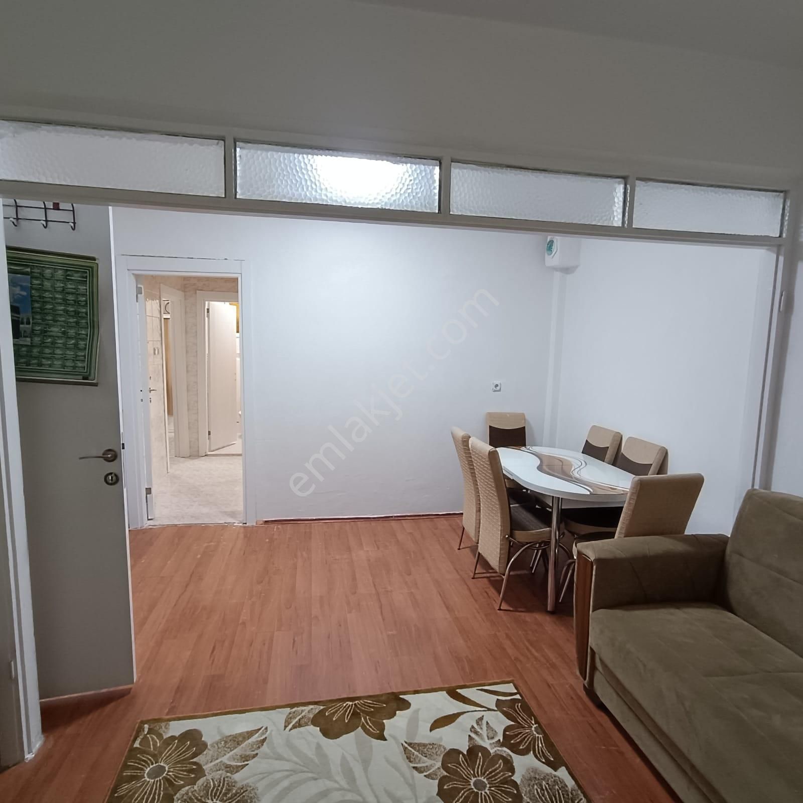 Bayrampaşa Kartaltepe Kat 1 Full Eşyalı Kombili Kapalı Balkon 80 M2 - Görsel 3