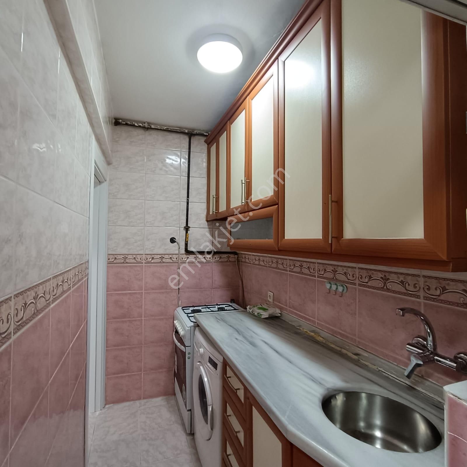 Bayrampaşa Kartaltepe Kat 1 Full Eşyalı Kombili Kapalı Balkon 80 M2 - Görsel 10