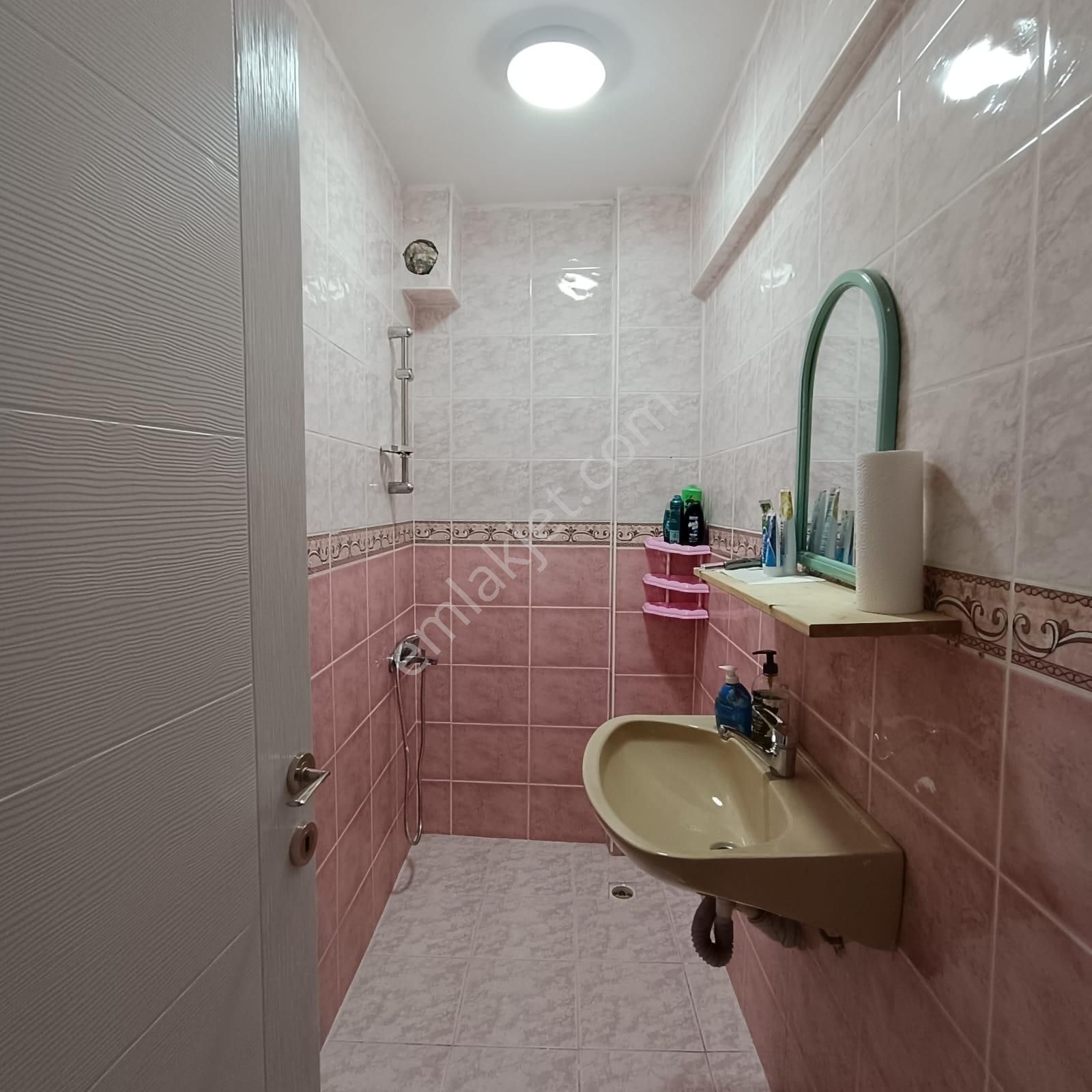 Bayrampaşa Kartaltepe Kat 1 Full Eşyalı Kombili Kapalı Balkon 80 M2 - Görsel 11