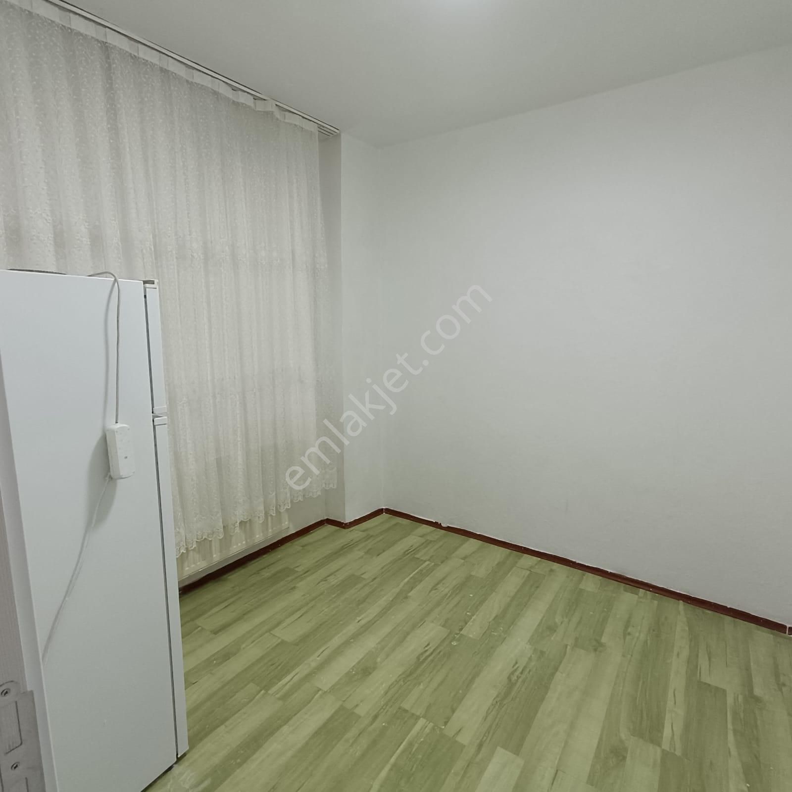 Bayrampaşa Kartaltepe Kat 1 Full Eşyalı Kombili Kapalı Balkon 80 M2 - Görsel 8