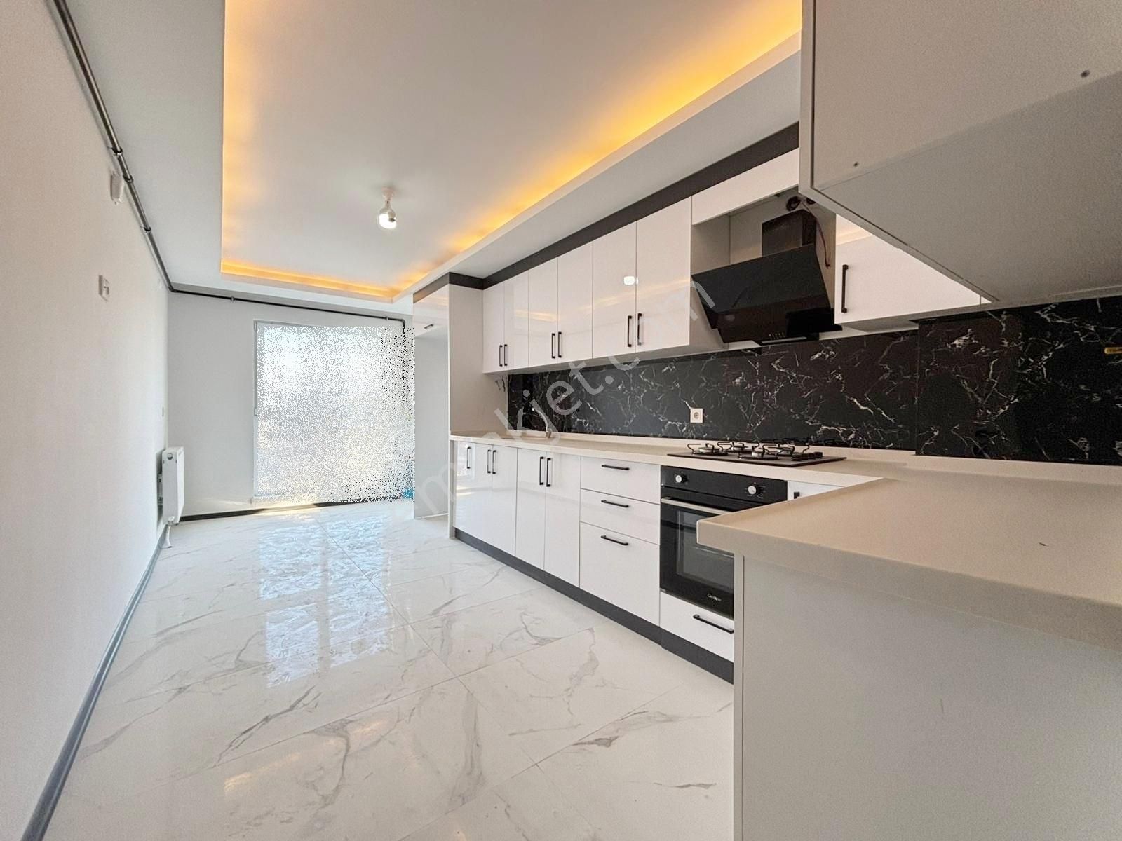 Yuvam'dan Parkın Tam Karşısı 3+1 Ön Cephe Fırsat Dairesi