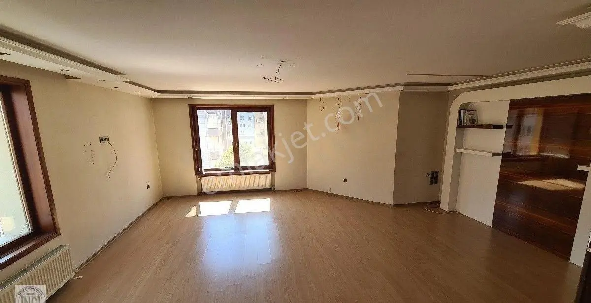 Çankaya Trt Atakule, Yıldızevler Turangüneş 4+1 Çift Banyo , Ara Kat,kombili Ofs