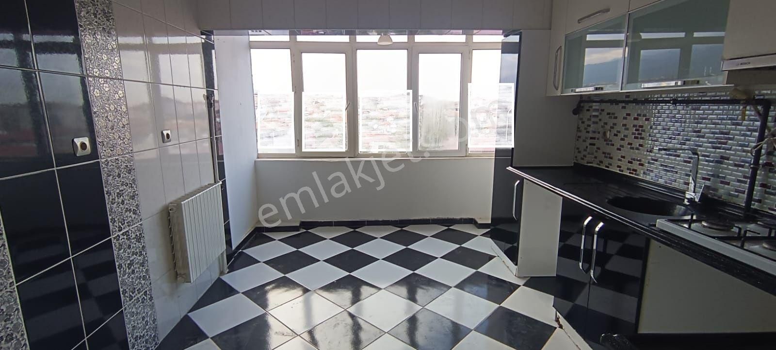 Ender Uysal Gayrimenkulden Yunusemre De Kiralık 2+1 Asansörlü Geniş Daire... - Görsel 3