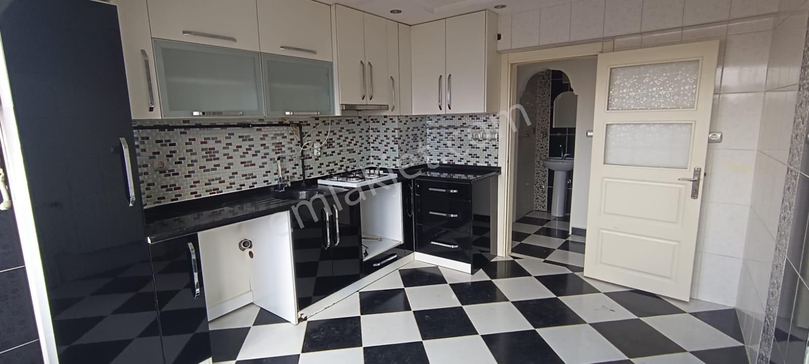 Ender Uysal Gayrimenkulden Yunusemre De Kiralık 2+1 Asansörlü Geniş Daire...