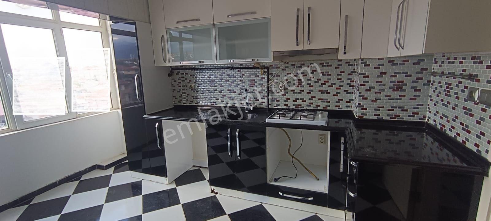 Ender Uysal Gayrimenkulden Yunusemre De Kiralık 2+1 Asansörlü Geniş Daire... - Görsel 2