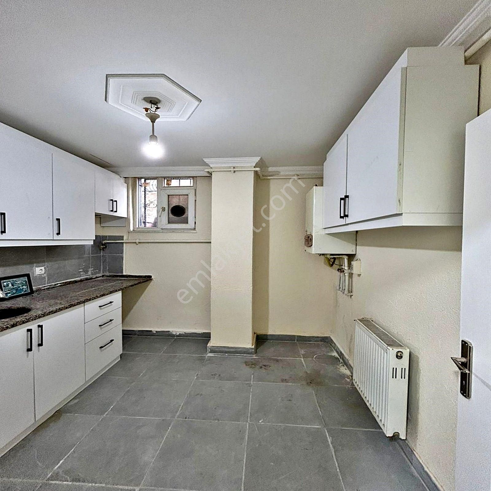 Metrobüse Yürüme Mesafesinde 2+1 Satılık Bahçe Katı - Görsel 21