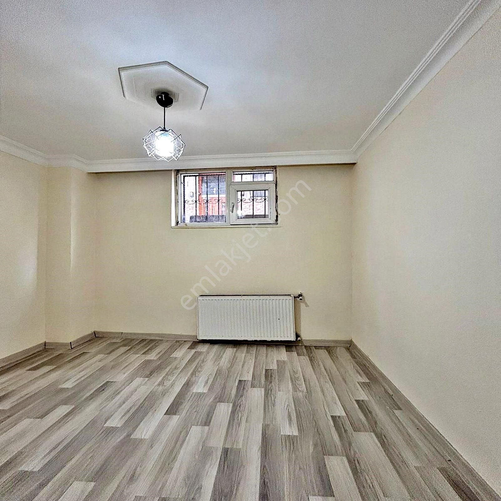 Metrobüse Yürüme Mesafesinde 2+1 Satılık Bahçe Katı - Görsel 16