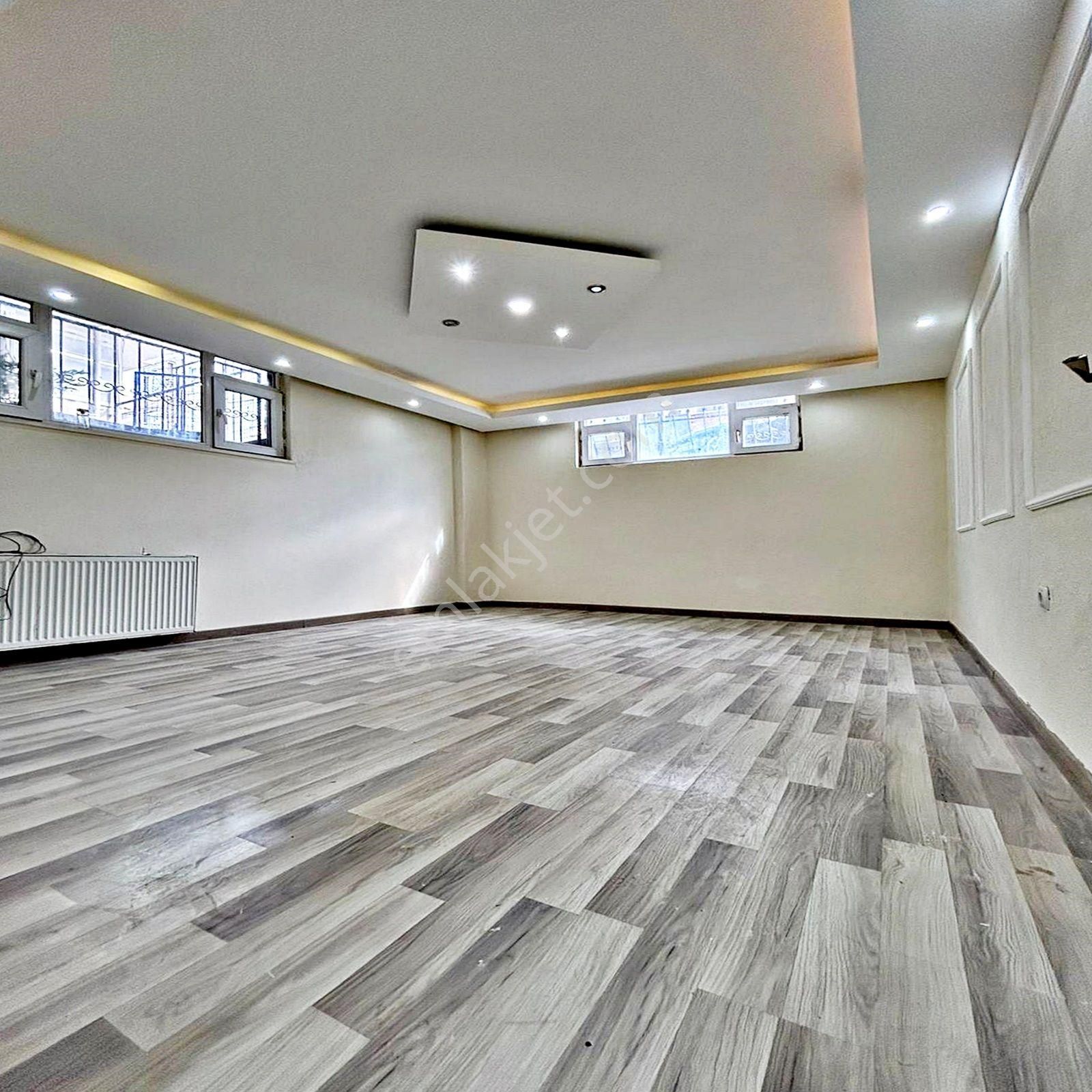 Metrobüse Yürüme Mesafesinde 2+1 Satılık Bahçe Katı - Görsel 14