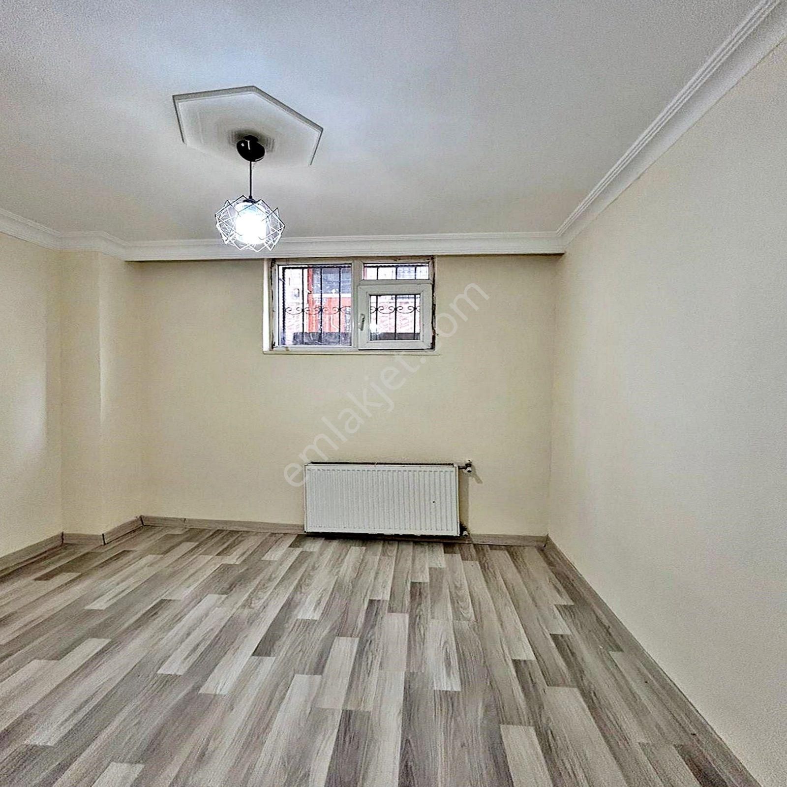 Metrobüse Yürüme Mesafesinde 2+1 Satılık Bahçe Katı - Görsel 23