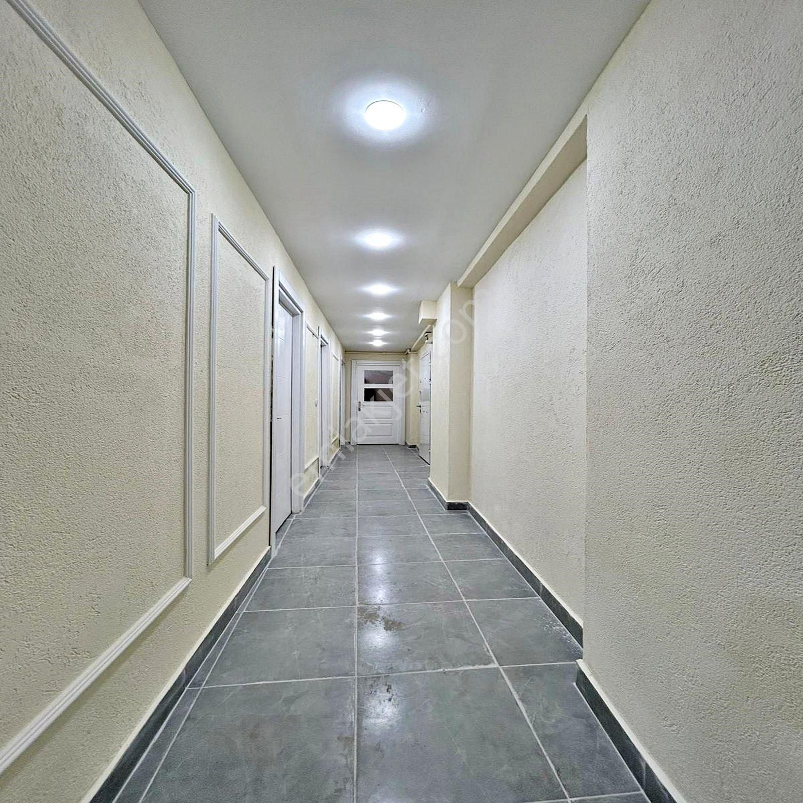 Metrobüse Yürüme Mesafesinde 2+1 Satılık Bahçe Katı - Görsel 5