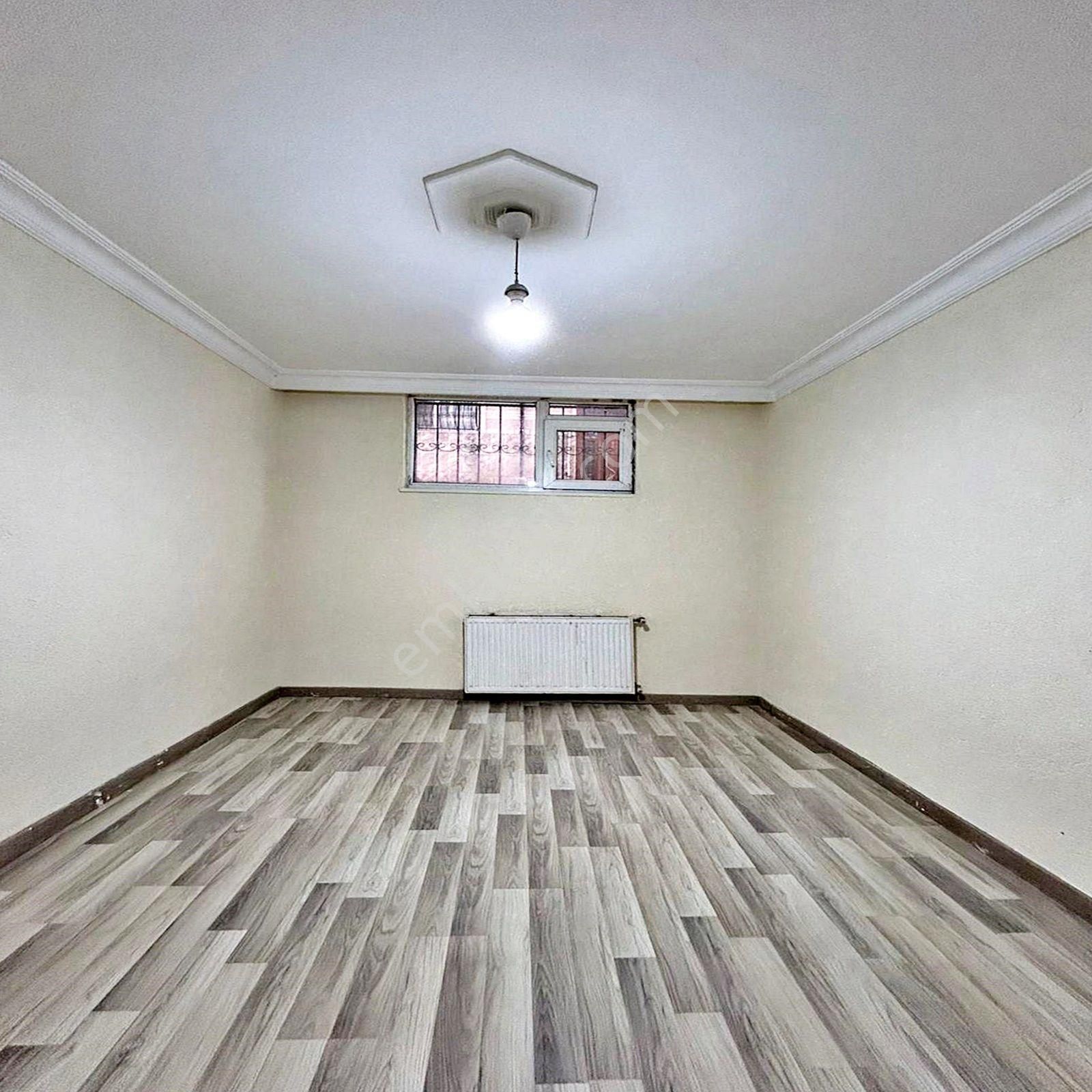 Metrobüse Yürüme Mesafesinde 2+1 Satılık Bahçe Katı - Görsel 11