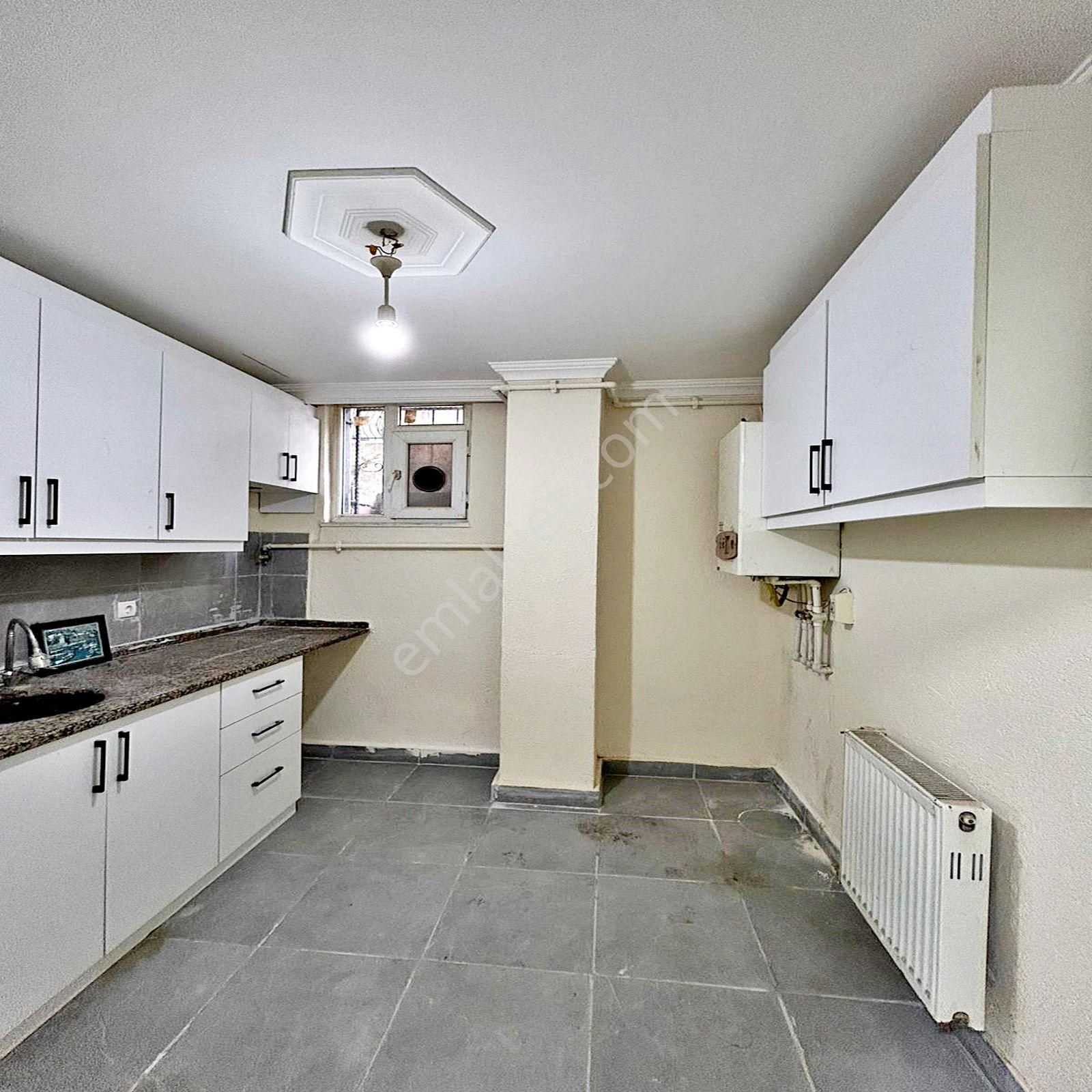 Metrobüse Yürüme Mesafesinde 2+1 Satılık Bahçe Katı - Görsel 28