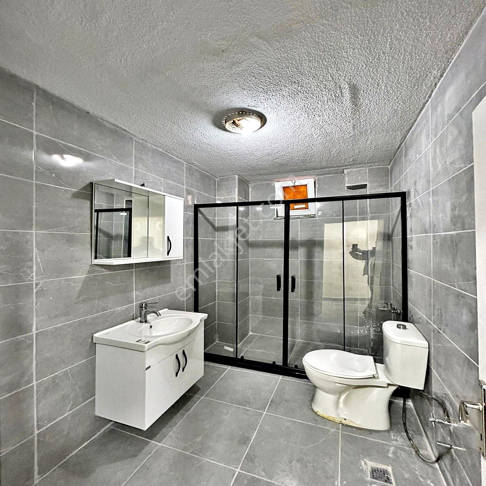 Metrobüse Yürüme Mesafesinde 2+1 Satılık Bahçe Katı - Görsel 13