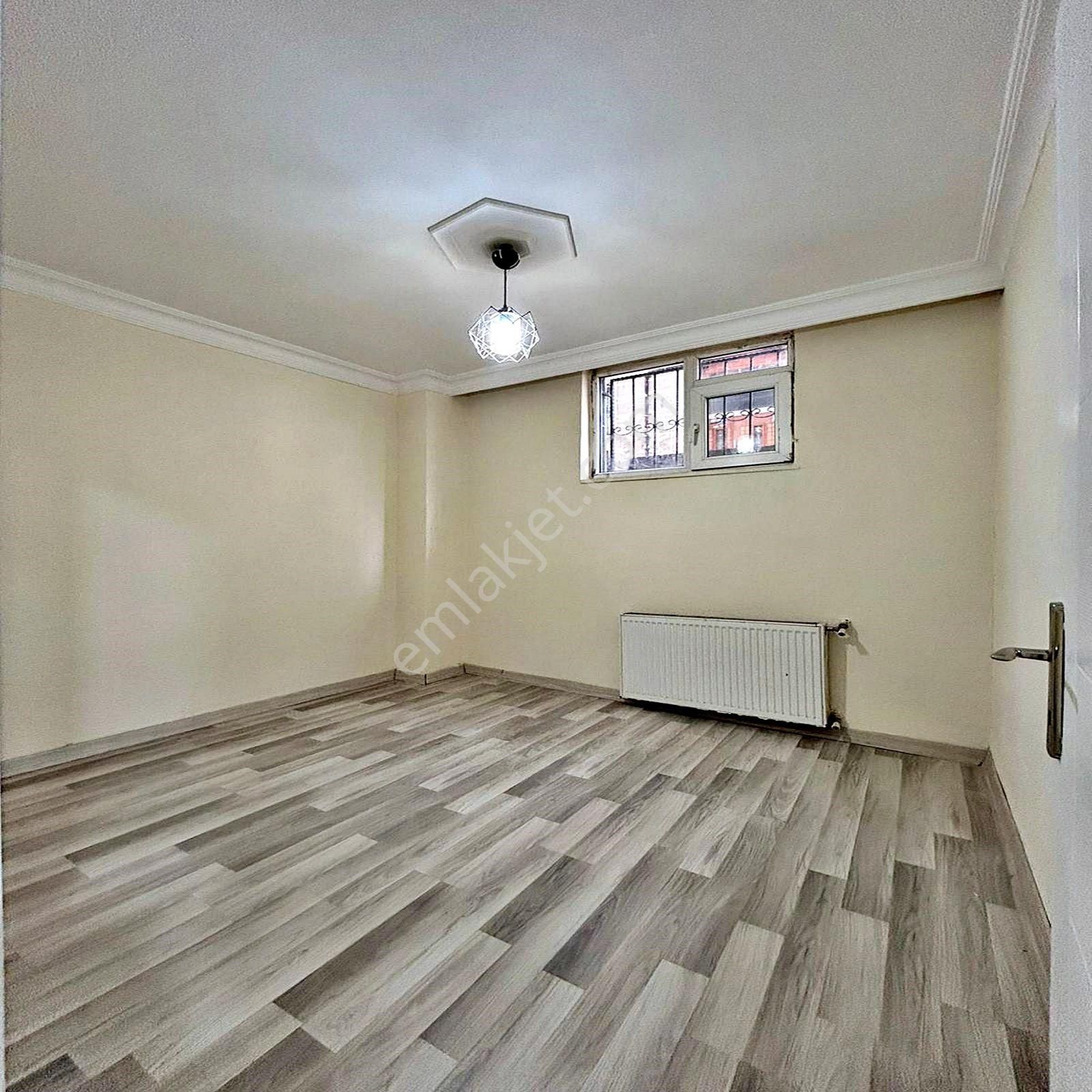 Metrobüse Yürüme Mesafesinde 2+1 Satılık Bahçe Katı - Görsel 10