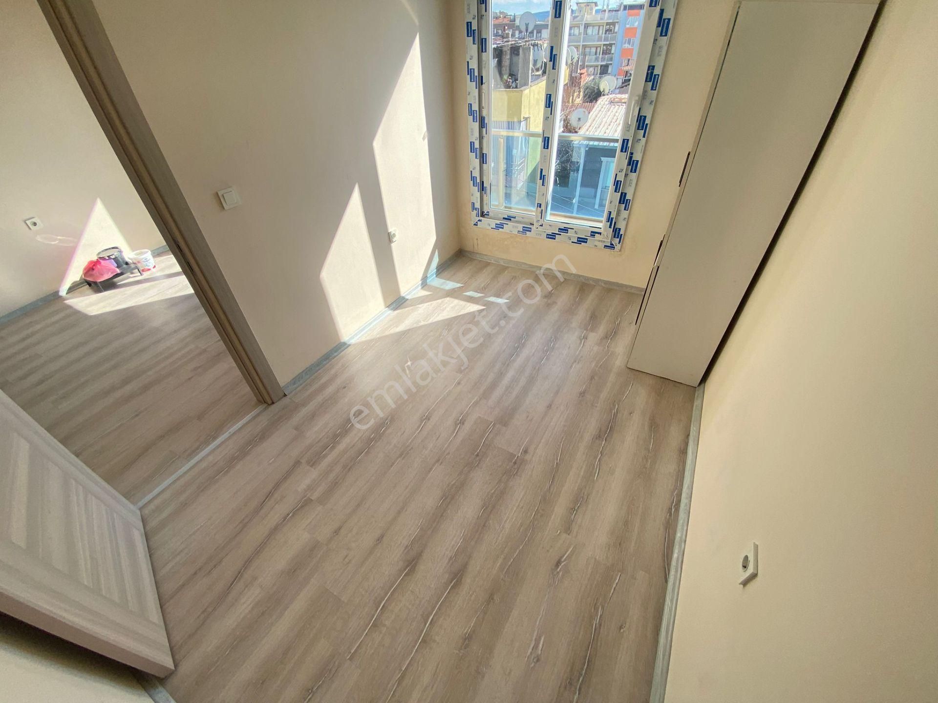 Buca Ufuk Mah.de 1+1 50m2 Balkonlu Havadar Temiz Kiralık Daire - Görsel 8