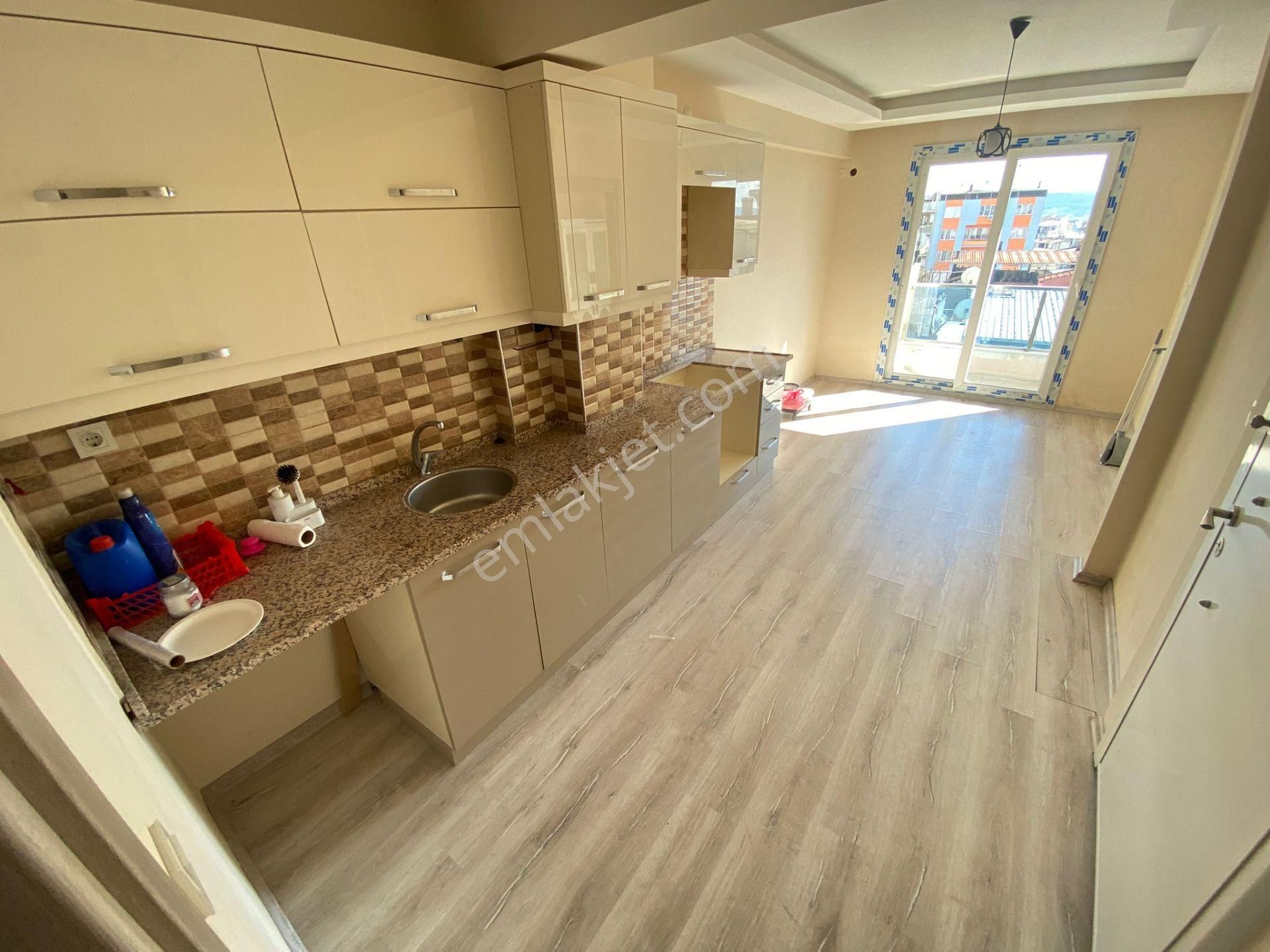 Buca Ufuk Mah.de 1+1 50m2 Balkonlu Havadar Temiz Kiralık Daire - Görsel 3