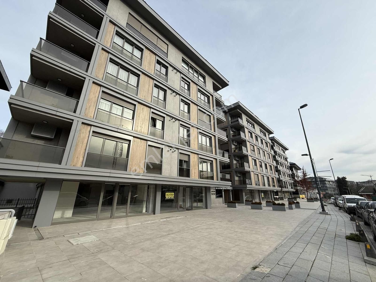 Çengelköy Cadde Üzeri Sıfır 275 M² İç Kullanım Alanlı Kiralık - Görsel 3