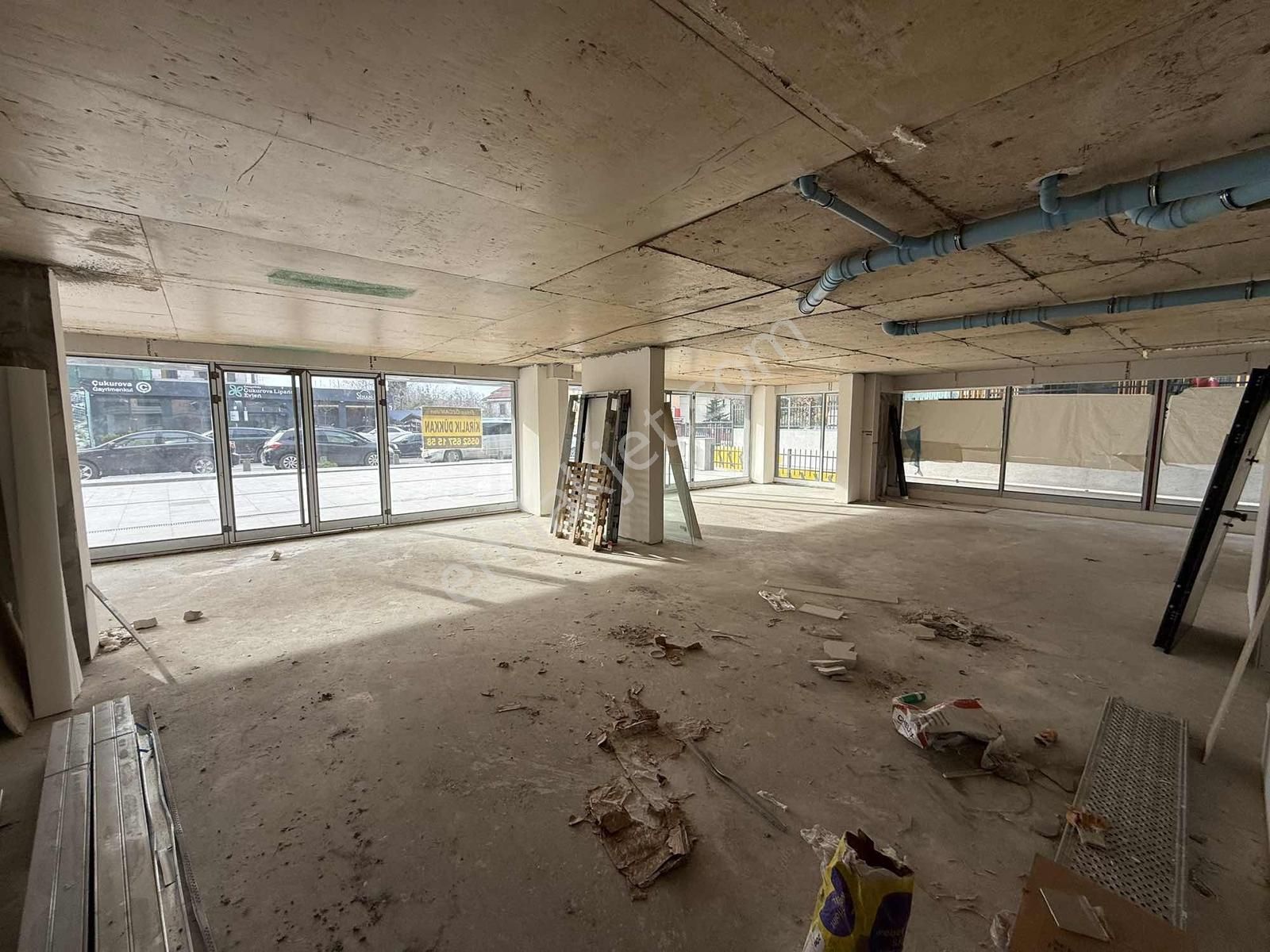 Çengelköy Cadde Üzeri Sıfır 275 M² İç Kullanım Alanlı Kiralık - Görsel 2