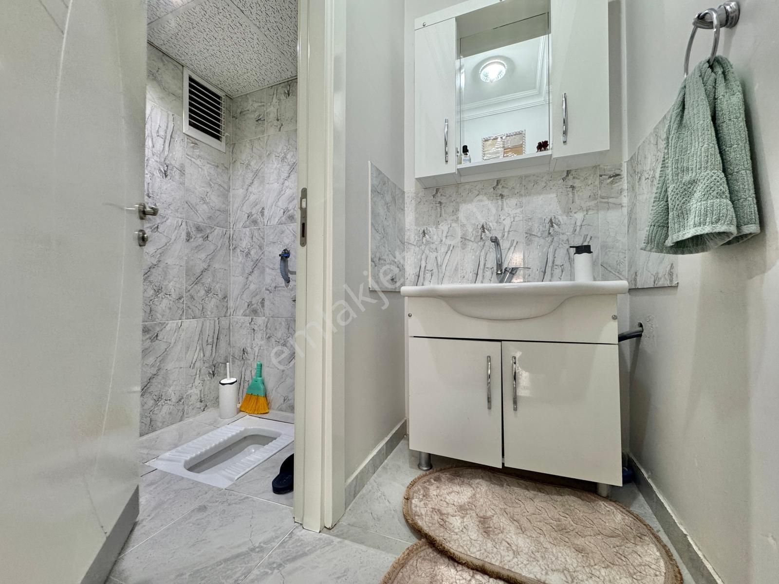 Beyoğlu'ndan Ara Kat Geniş Asansörlü Full Yapılı K.otoparklı 3+1 - Görsel 12