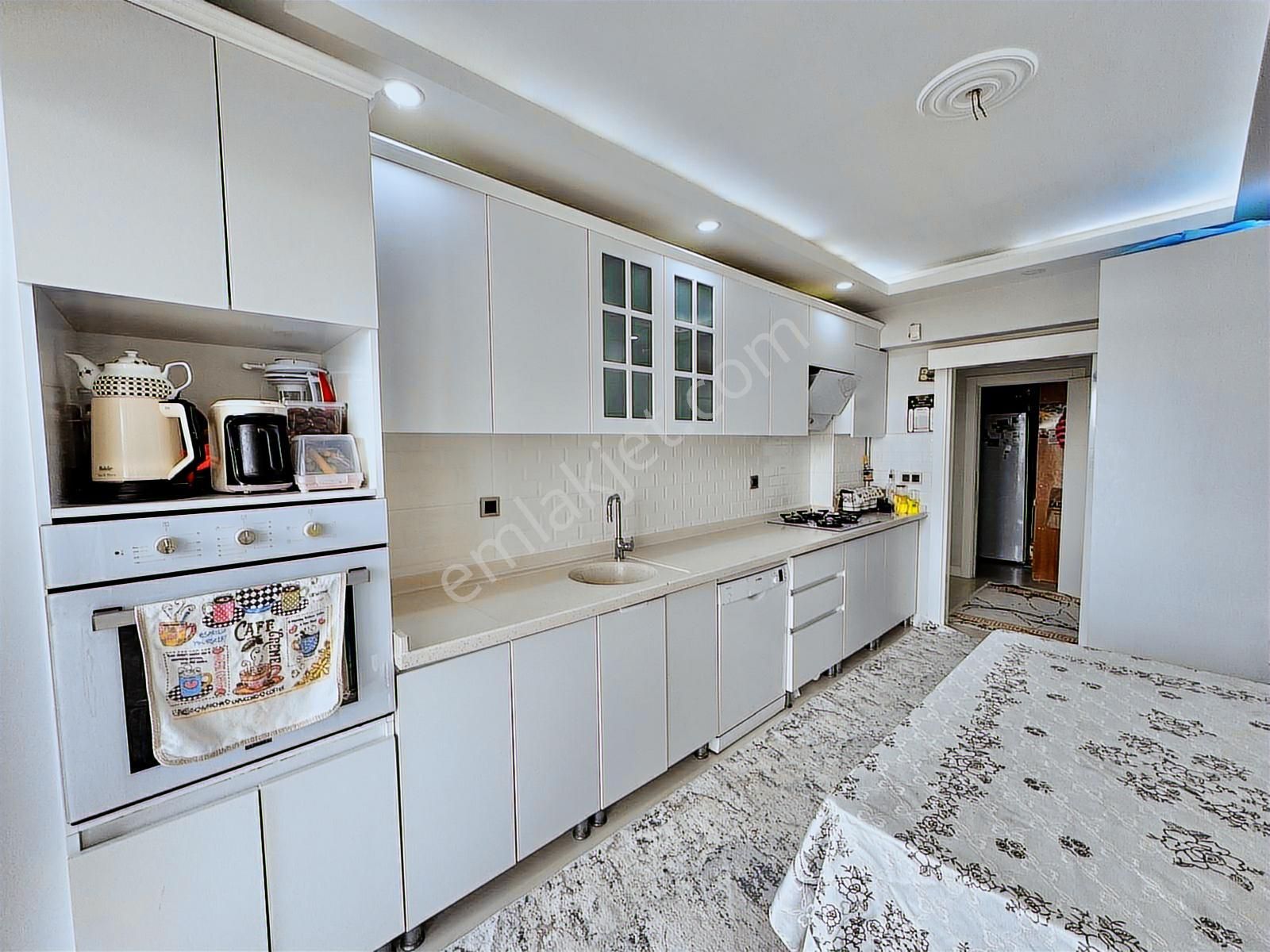 Beyoğlu'ndan Ara Kat Geniş Asansörlü Full Yapılı K.otoparklı 3+1 - Görsel 7