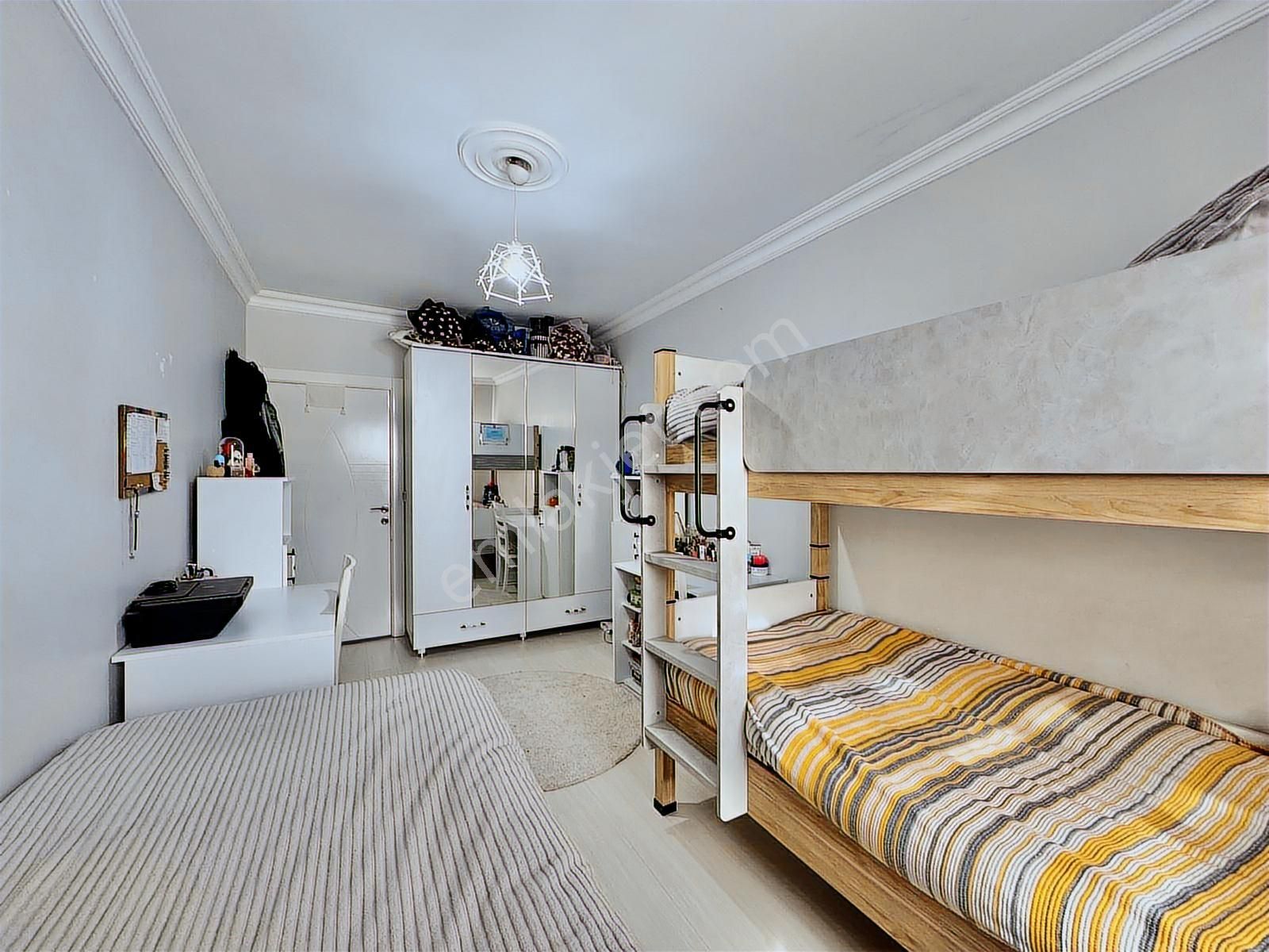 Beyoğlu'ndan Ara Kat Geniş Asansörlü Full Yapılı K.otoparklı 3+1 - Görsel 10