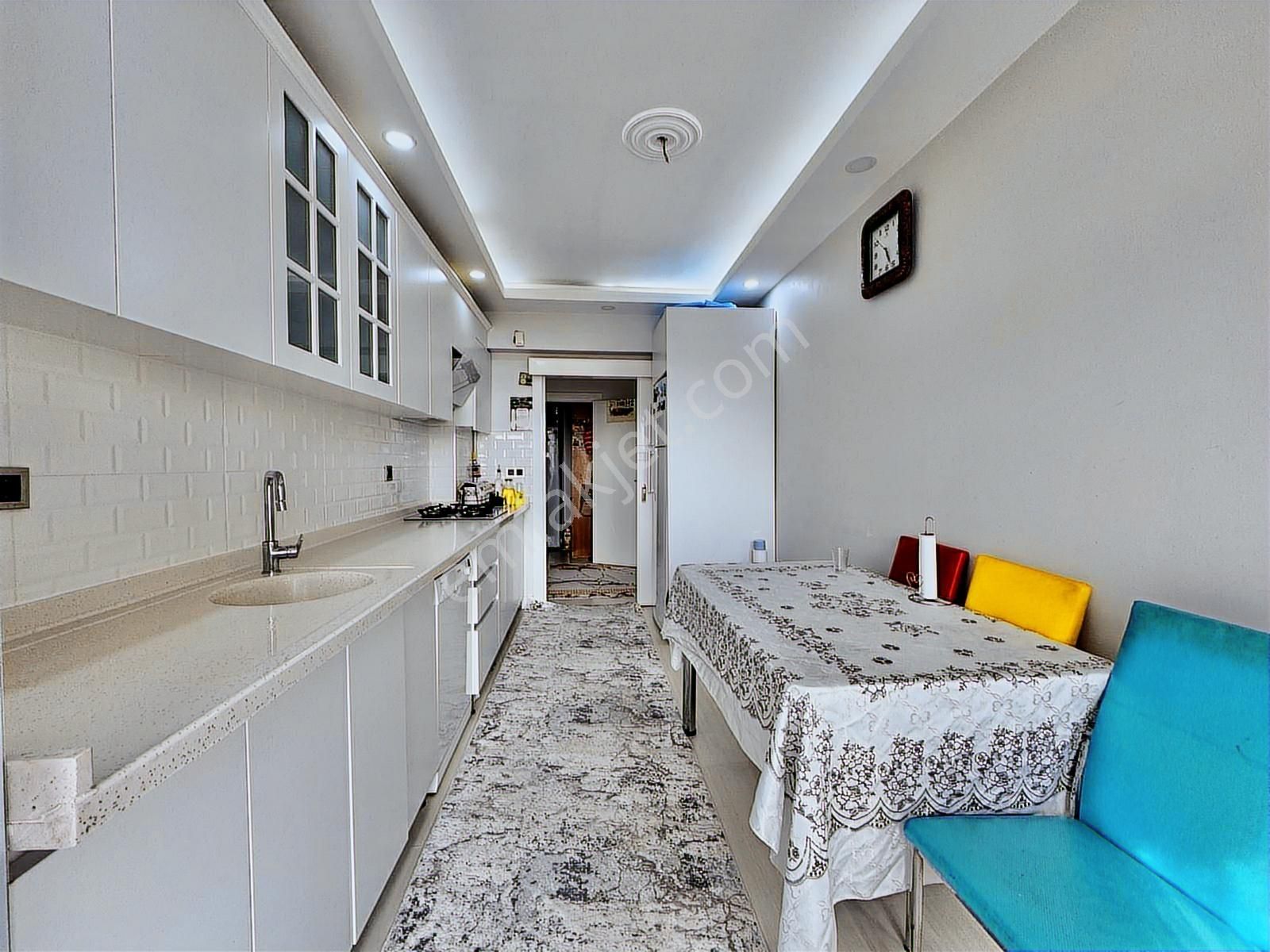 Beyoğlu'ndan Ara Kat Geniş Asansörlü Full Yapılı K.otoparklı 3+1 - Görsel 18