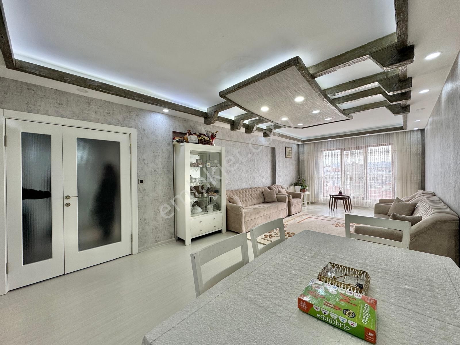 Beyoğlu'ndan Ara Kat Geniş Asansörlü Full Yapılı K.otoparklı 3+1 - Görsel 14