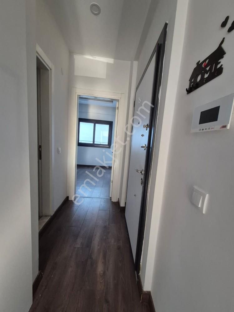 Kuşadası Merkezde Boş Kiralık Yeni Asansörlü Ara Kat Daire - Görsel 11