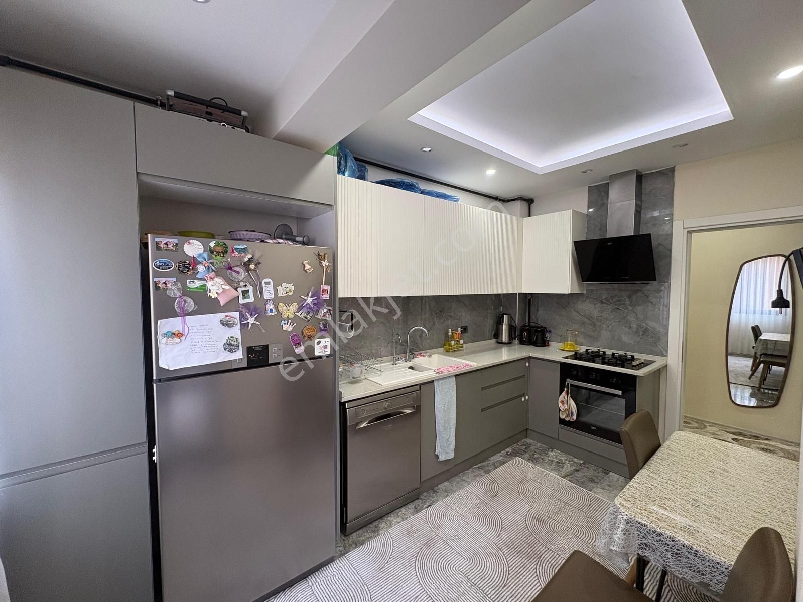 Şemikler Naz Bayrak Yanında Bölgenin Enuygun Dairesi