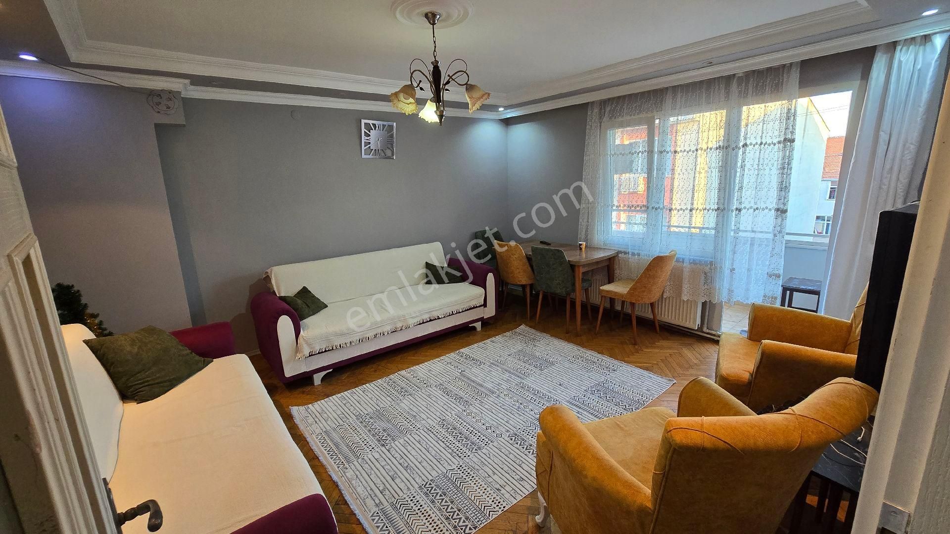 Çorlu Merkezde Cadde Üzerinde - Görsel 1