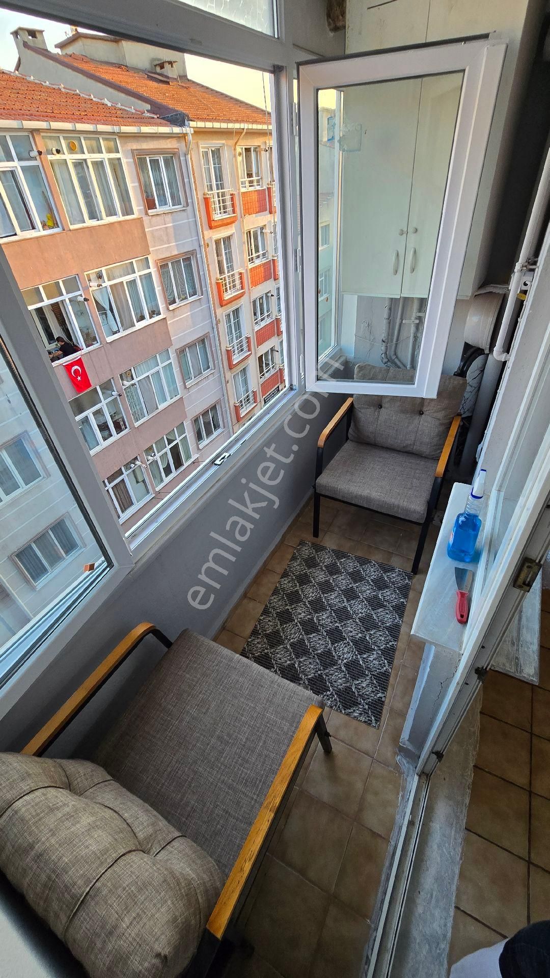 Çorlu Merkezde Cadde Üzerinde - Görsel 6