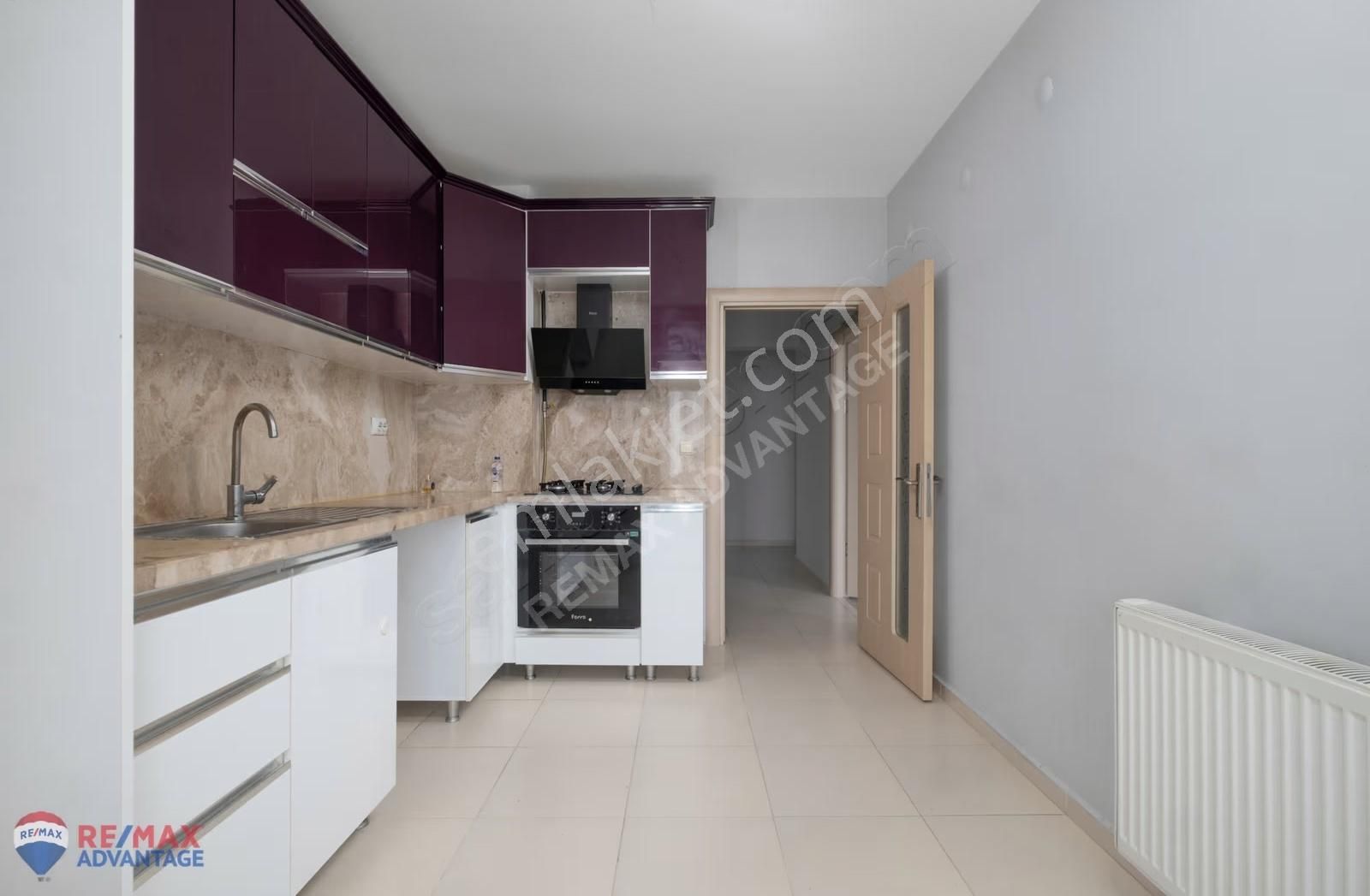 Remax Advantage'dan Balat'ta Merkezi Konumda Geniş Arakat 3+1 - Görsel 19