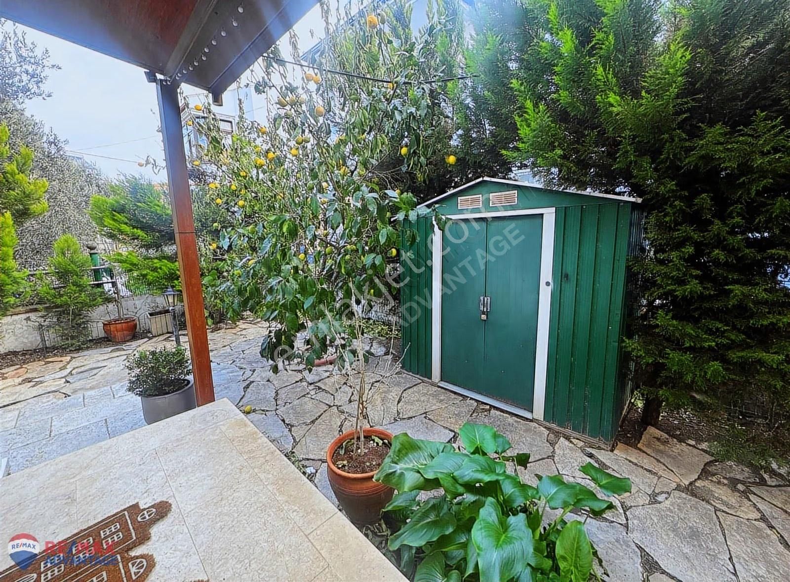 Remax Advantage'tan Ayvalık Lakada Özel Alanlı Villa - Görsel 17