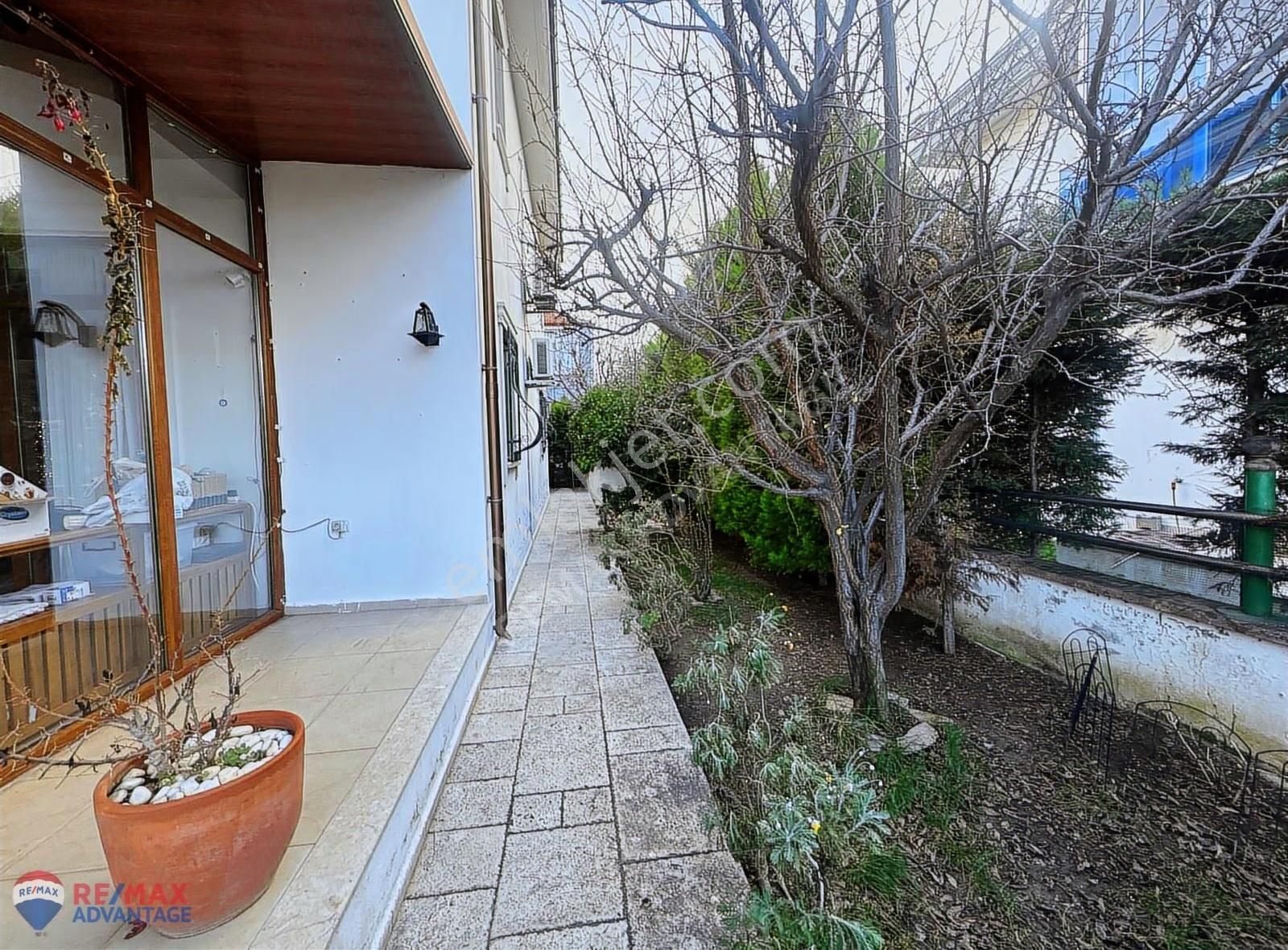 Remax Advantage'tan Ayvalık Lakada Özel Alanlı Villa - Görsel 3