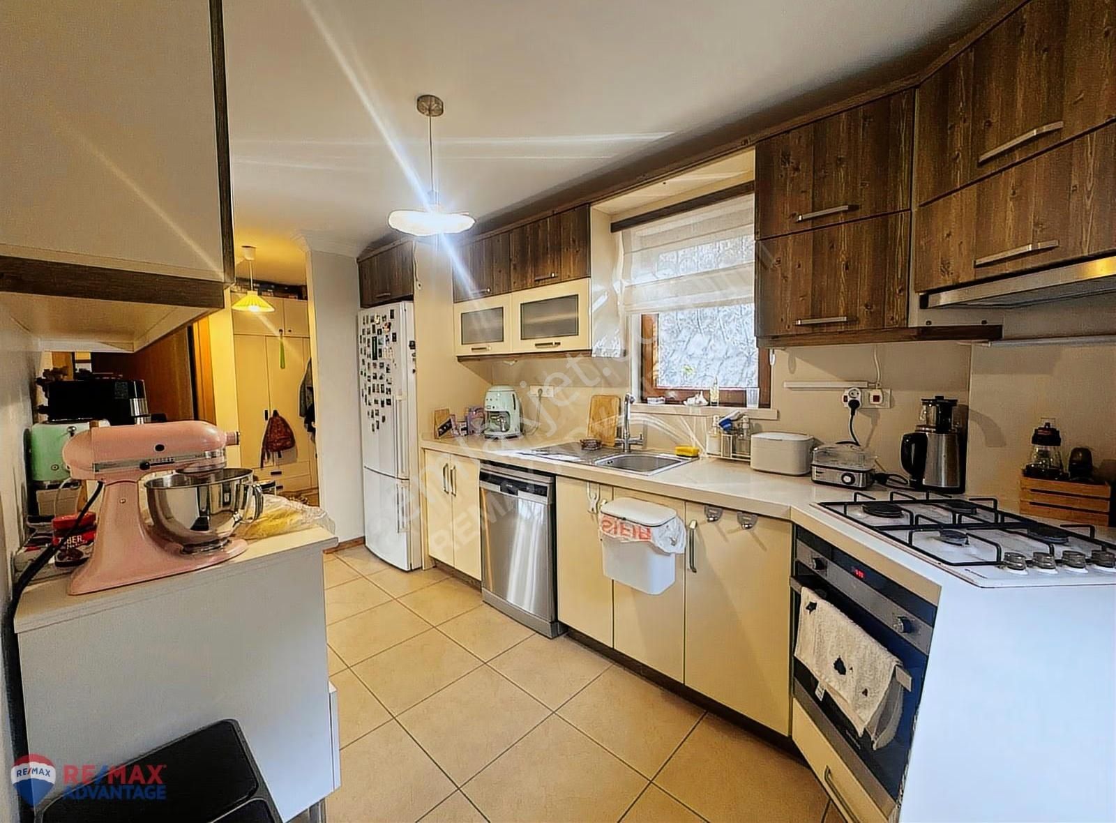 Remax Advantage'tan Ayvalık Lakada Özel Alanlı Villa - Görsel 2