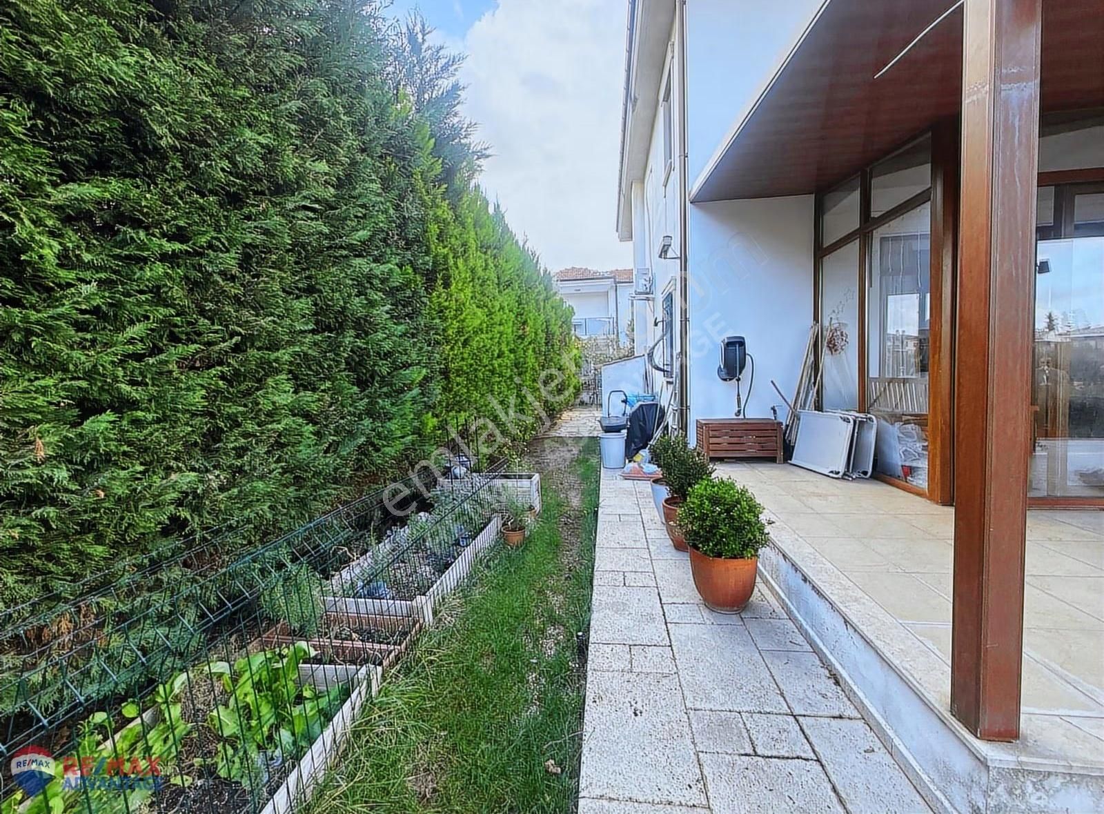 Remax Advantage'tan Ayvalık Lakada Özel Alanlı Villa - Görsel 23