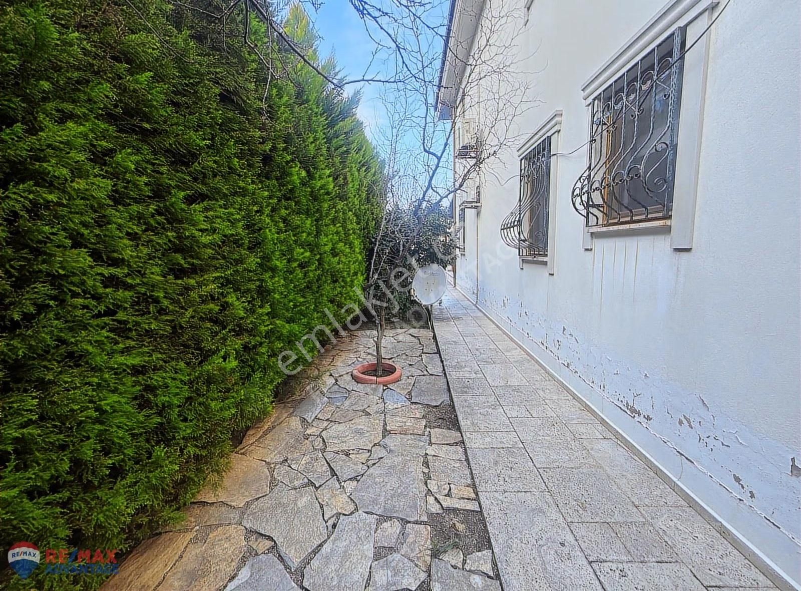 Remax Advantage'tan Ayvalık Lakada Özel Alanlı Villa - Görsel 11