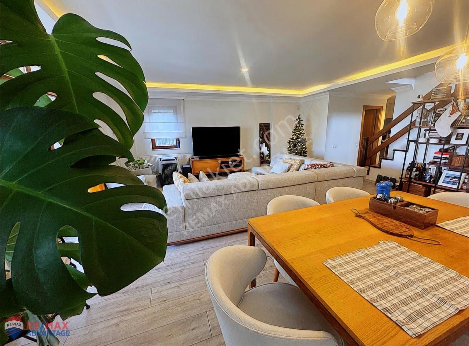Remax Advantage'tan Ayvalık Lakada Özel Alanlı Villa - Görsel 13