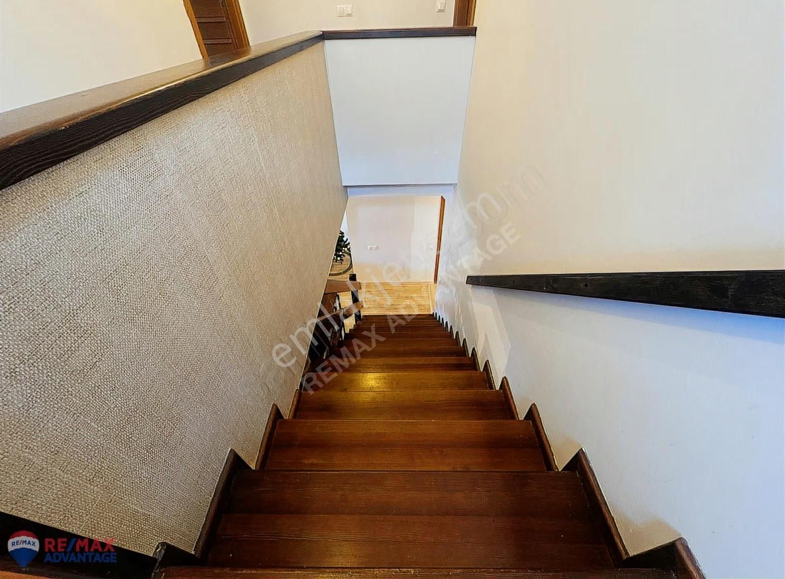 Remax Advantage'tan Ayvalık Lakada Özel Alanlı Villa - Görsel 33