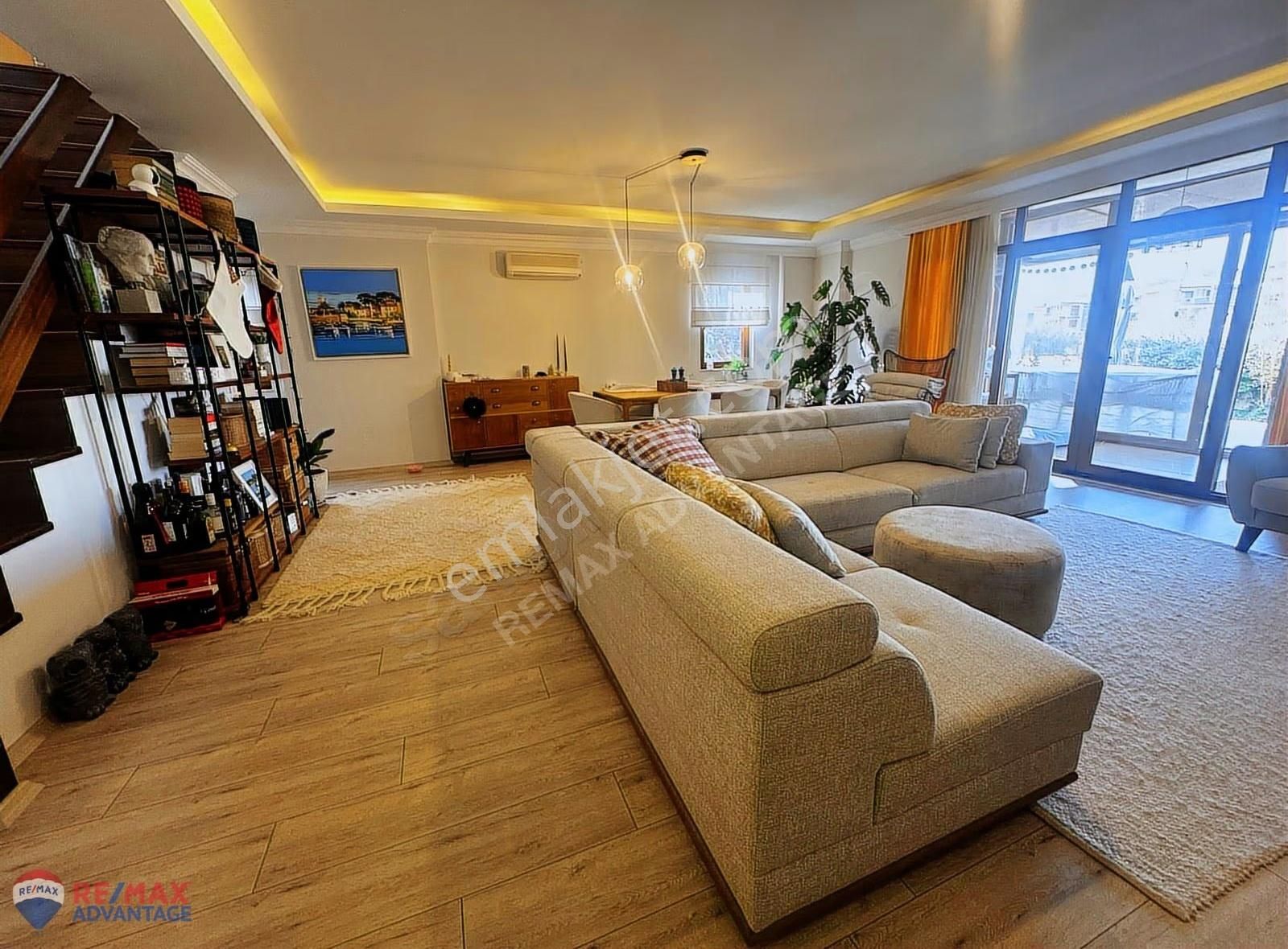 Remax Advantage'tan Ayvalık Lakada Özel Alanlı Villa - Görsel 8