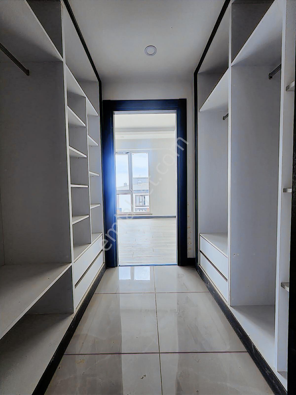Valleyden Hürriyet Mah,havuz Cepheli Site İçinde 2+1 Lüks Daire - Görsel 6