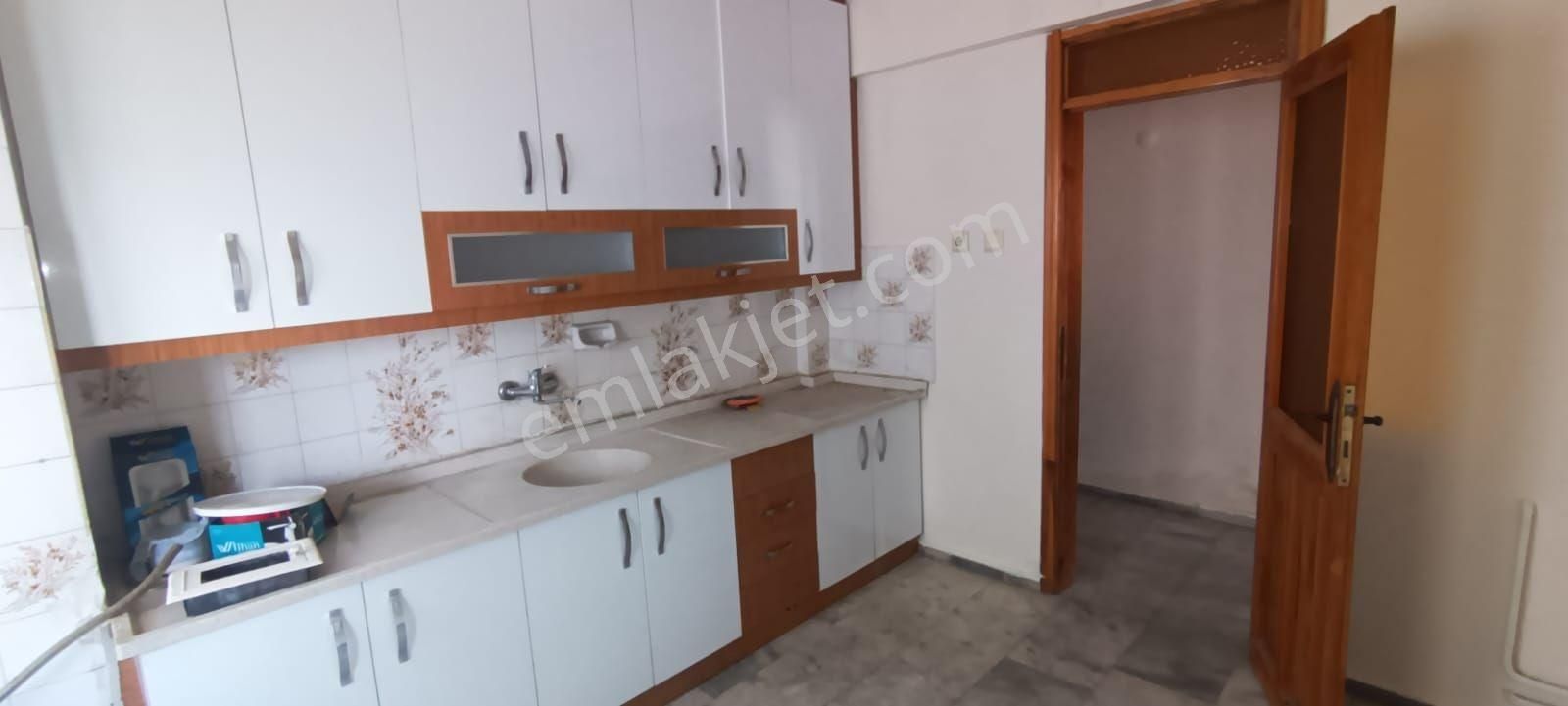 Ender Uysal Gayrimenkul Den İncilipınar Mahallesin De 2+1 Kiralık Balkonlu Daire..