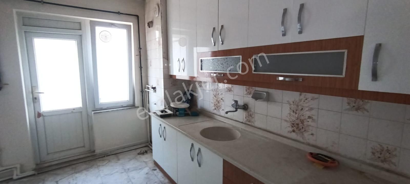 Ender Uysal Gayrimenkul Den İncilipınar Mahallesin De 2+1 Kiralık Balkonlu Daire.. - Görsel 2