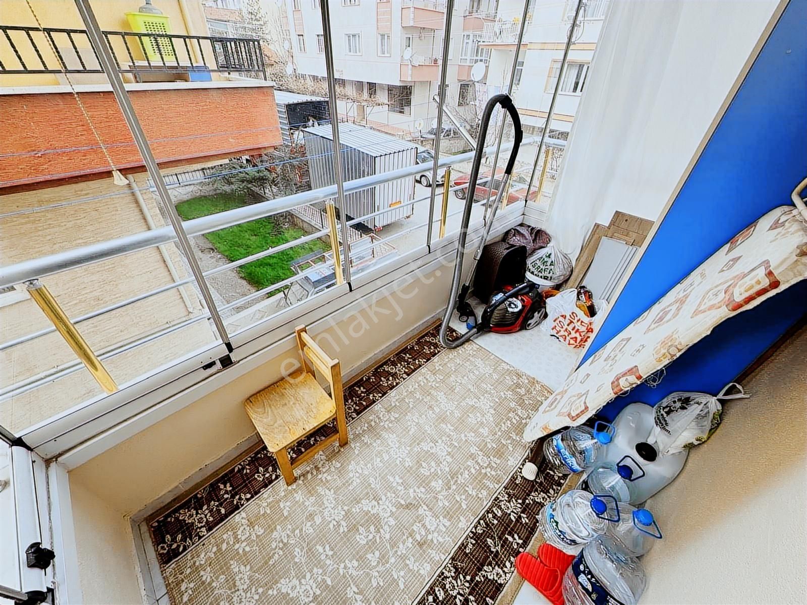 Plevne Mahallesinde Ara Katta Ön Cephe Genç Bina Krediye Uygun" - Görsel 26