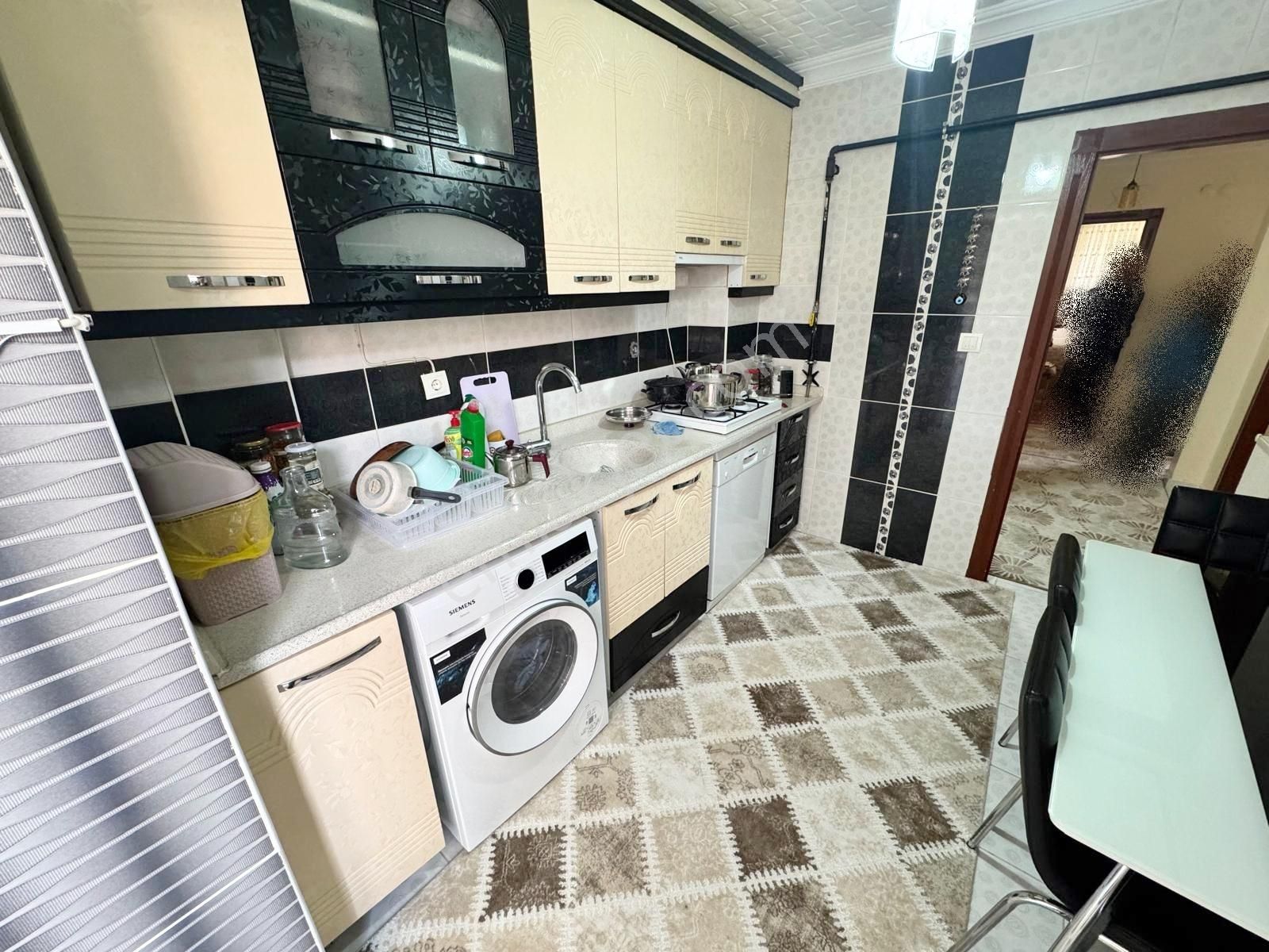 Plevne Mahallesinde Ara Katta Ön Cephe Genç Bina Krediye Uygun" - Görsel 12