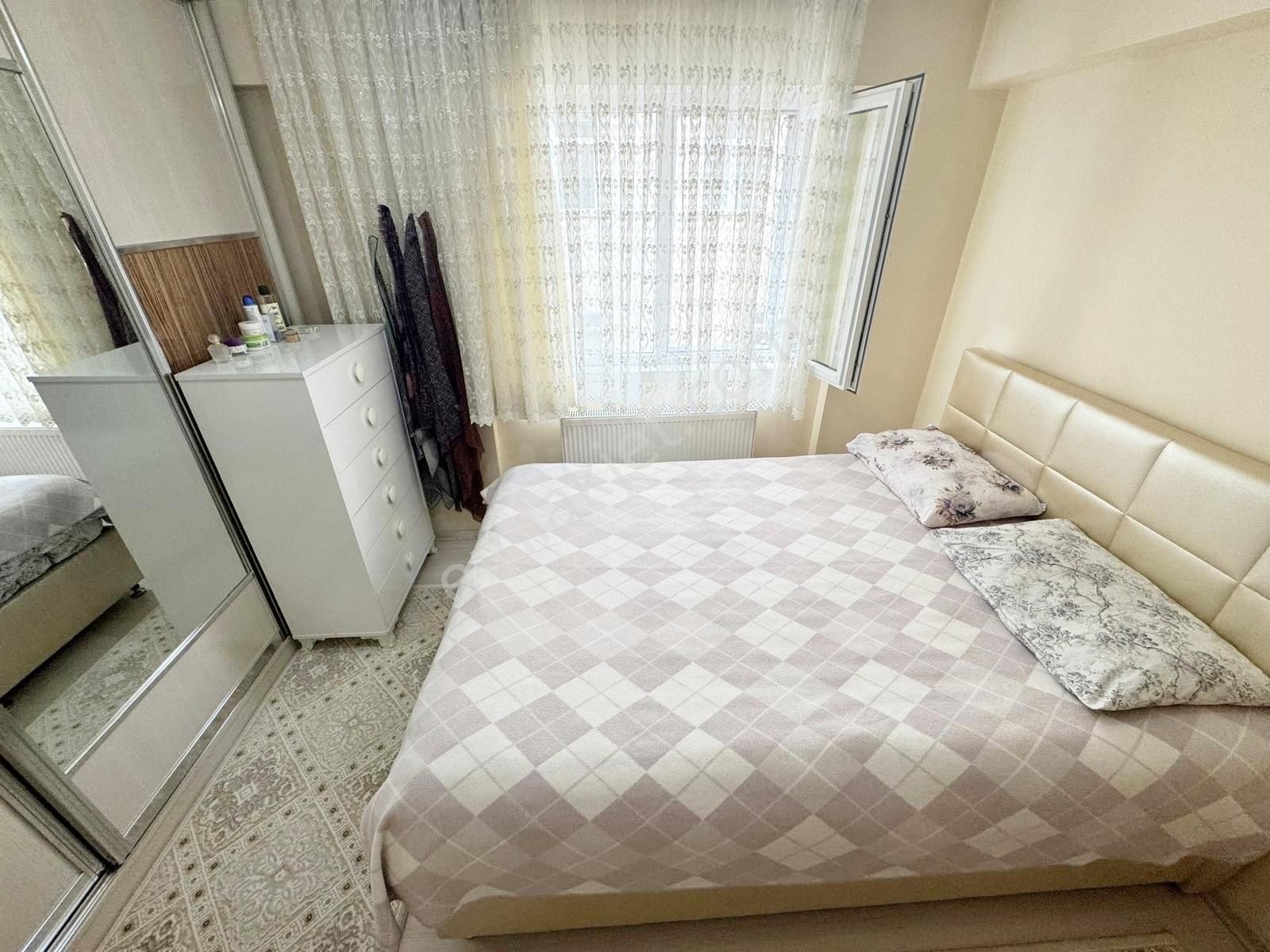 Plevne Mahallesinde Ara Katta Ön Cephe Genç Bina Krediye Uygun" - Görsel 23